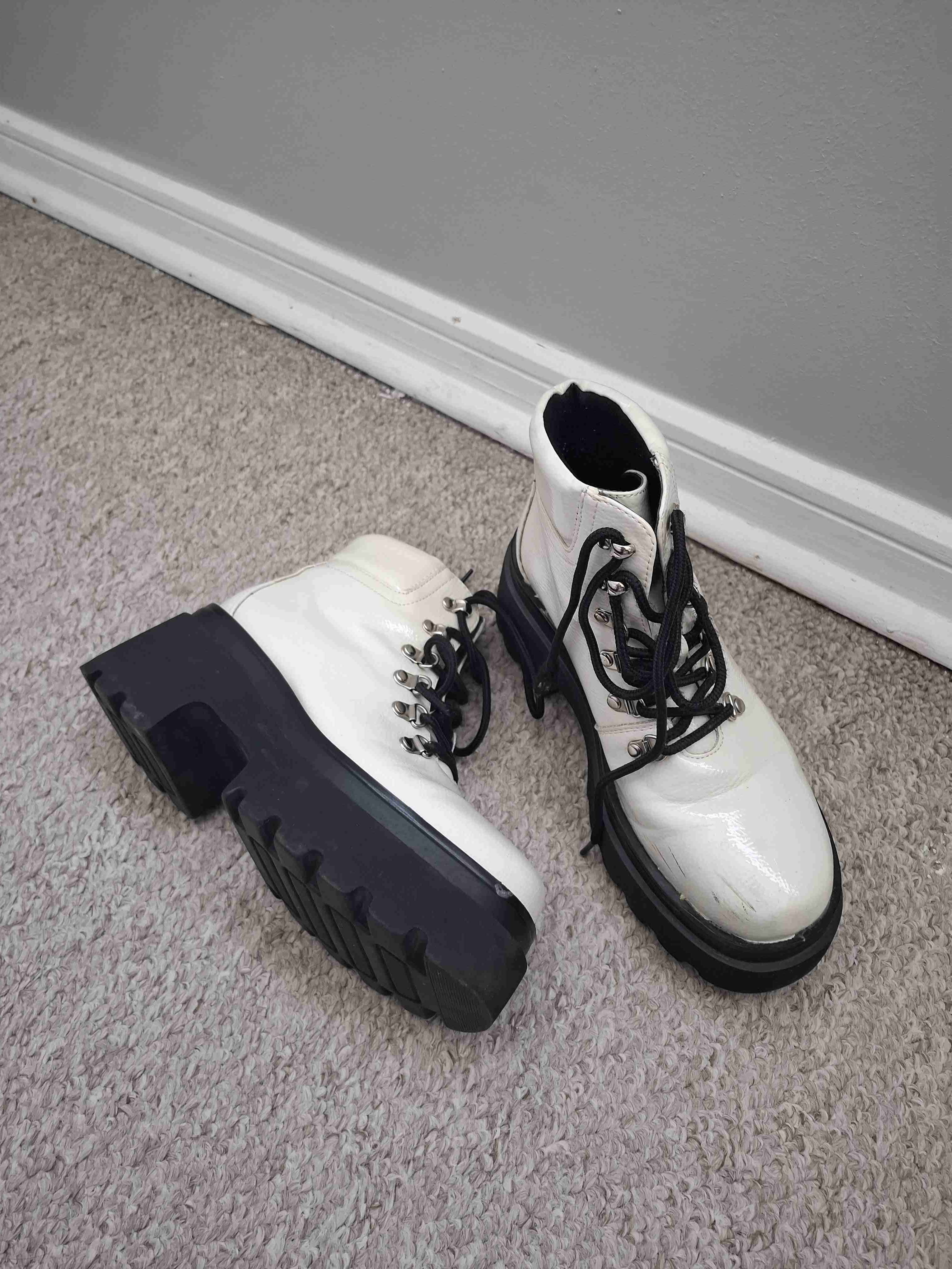 Botas blancas con plataforma - miniatura 2