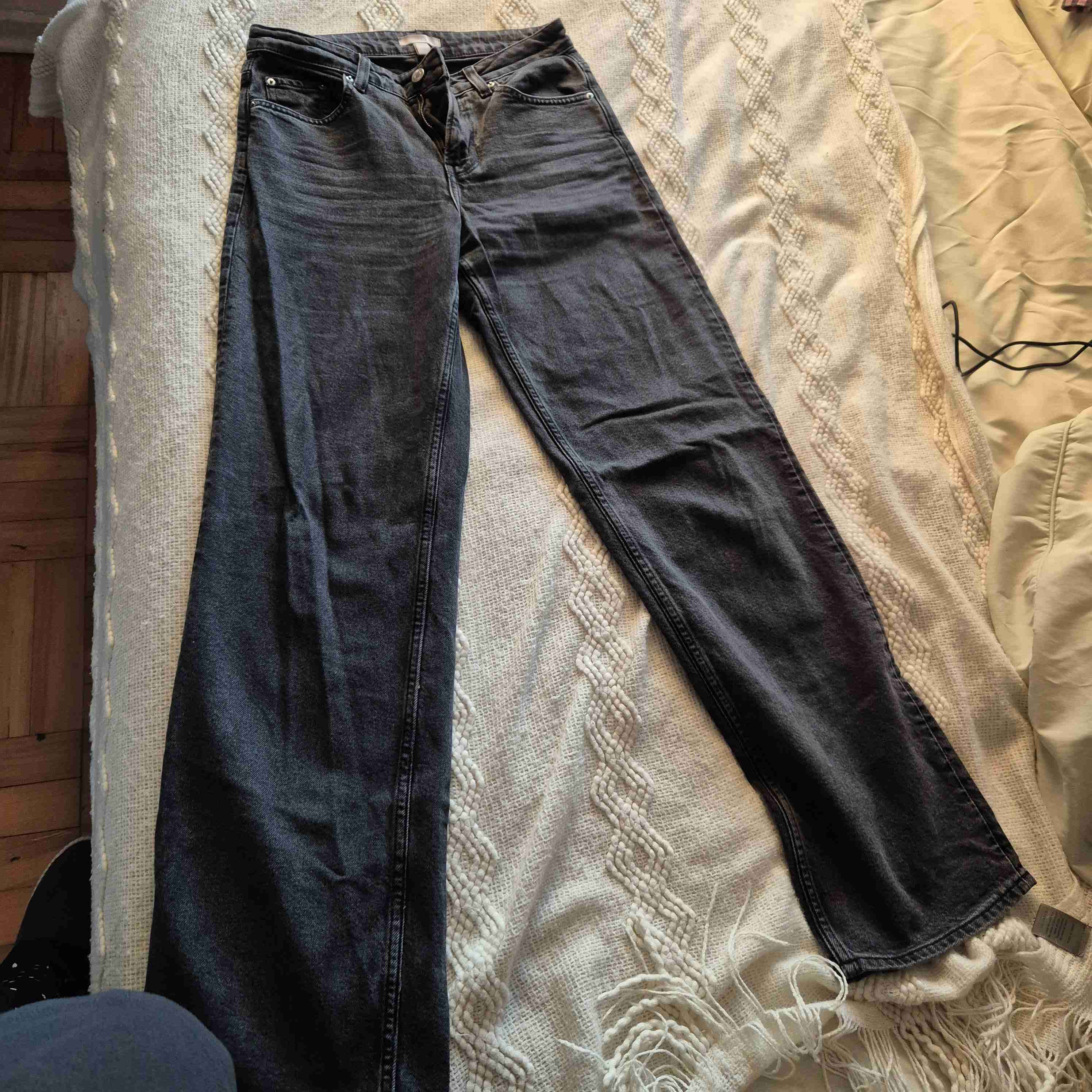 Jeans negros rectos tiro medio H&M 36 - 3