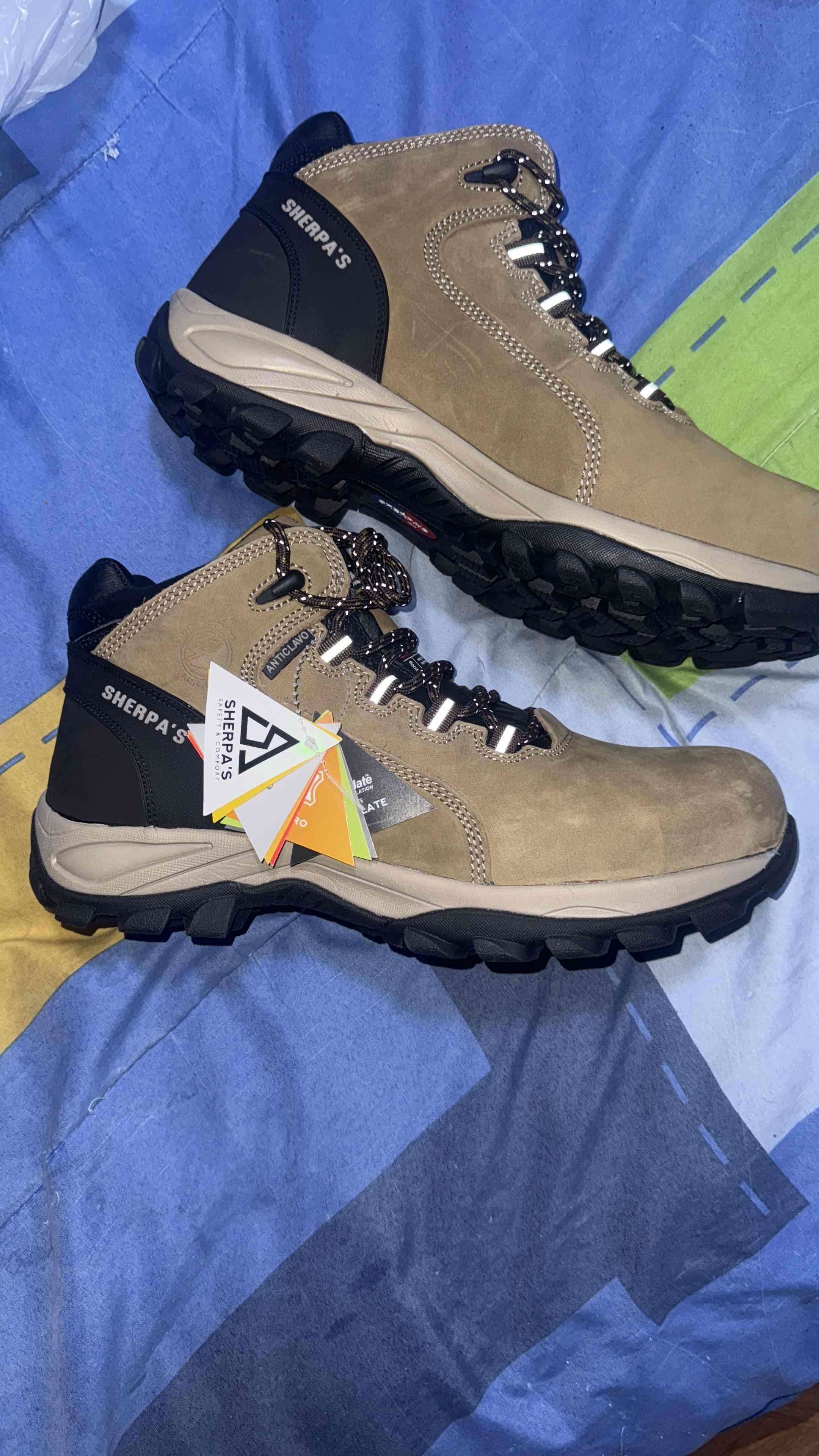 Botas de senderismo Sherpa's nuevas - 1