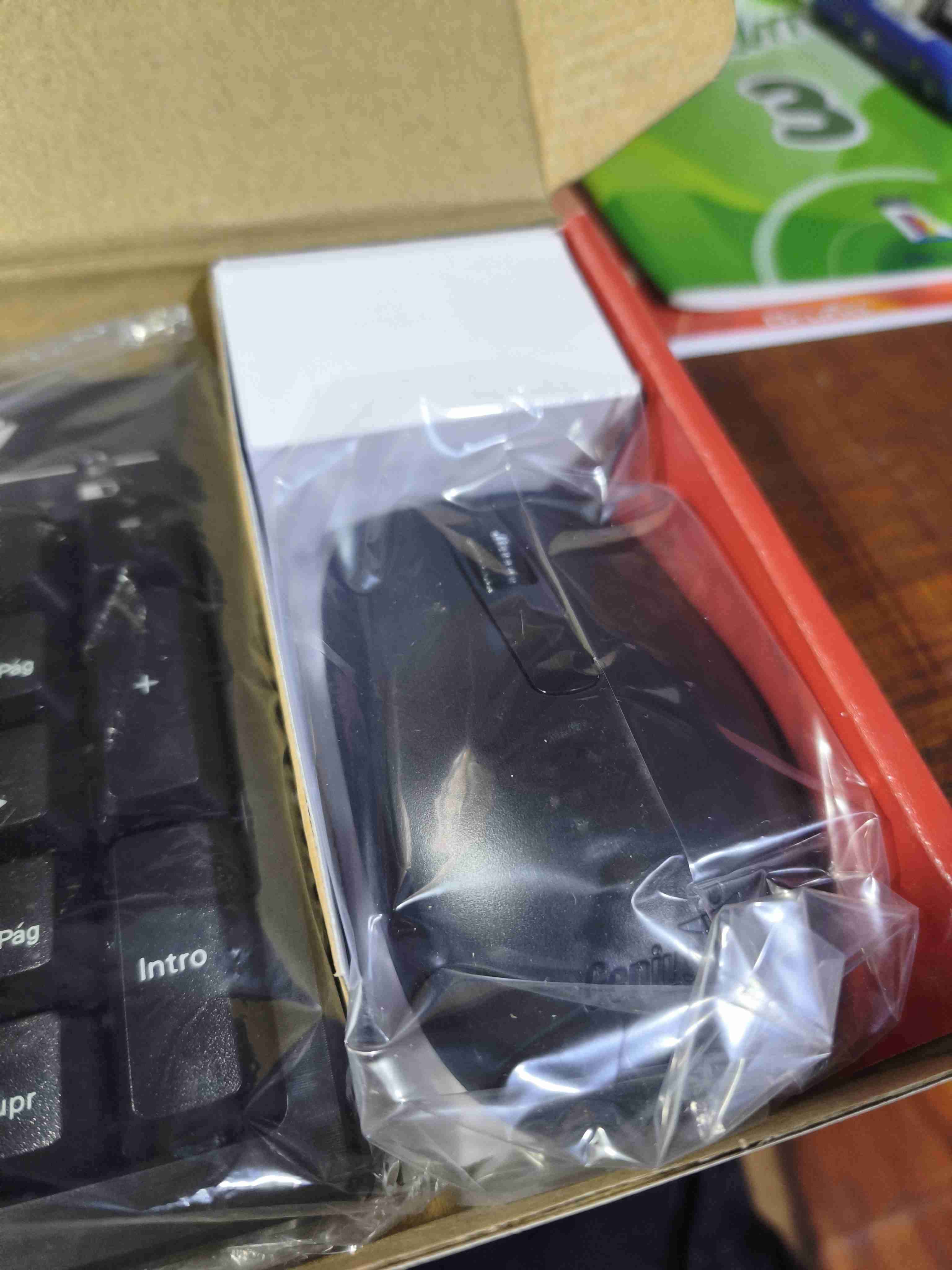 Combo teclado y mouse inalámbrico Genius - miniatura 2