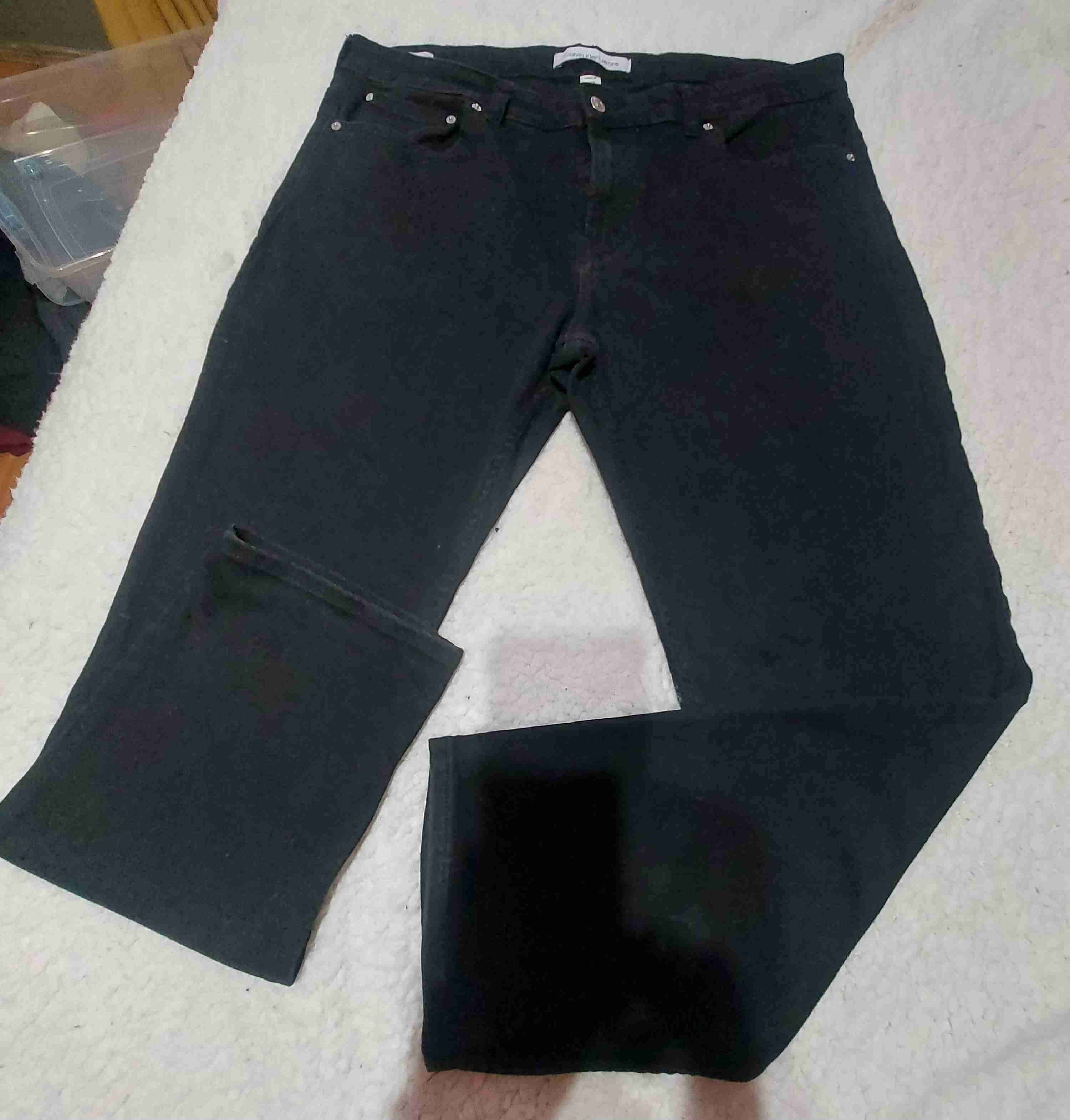 Calvin Klein. Jeans negros para mujer, Talla 48 - 1