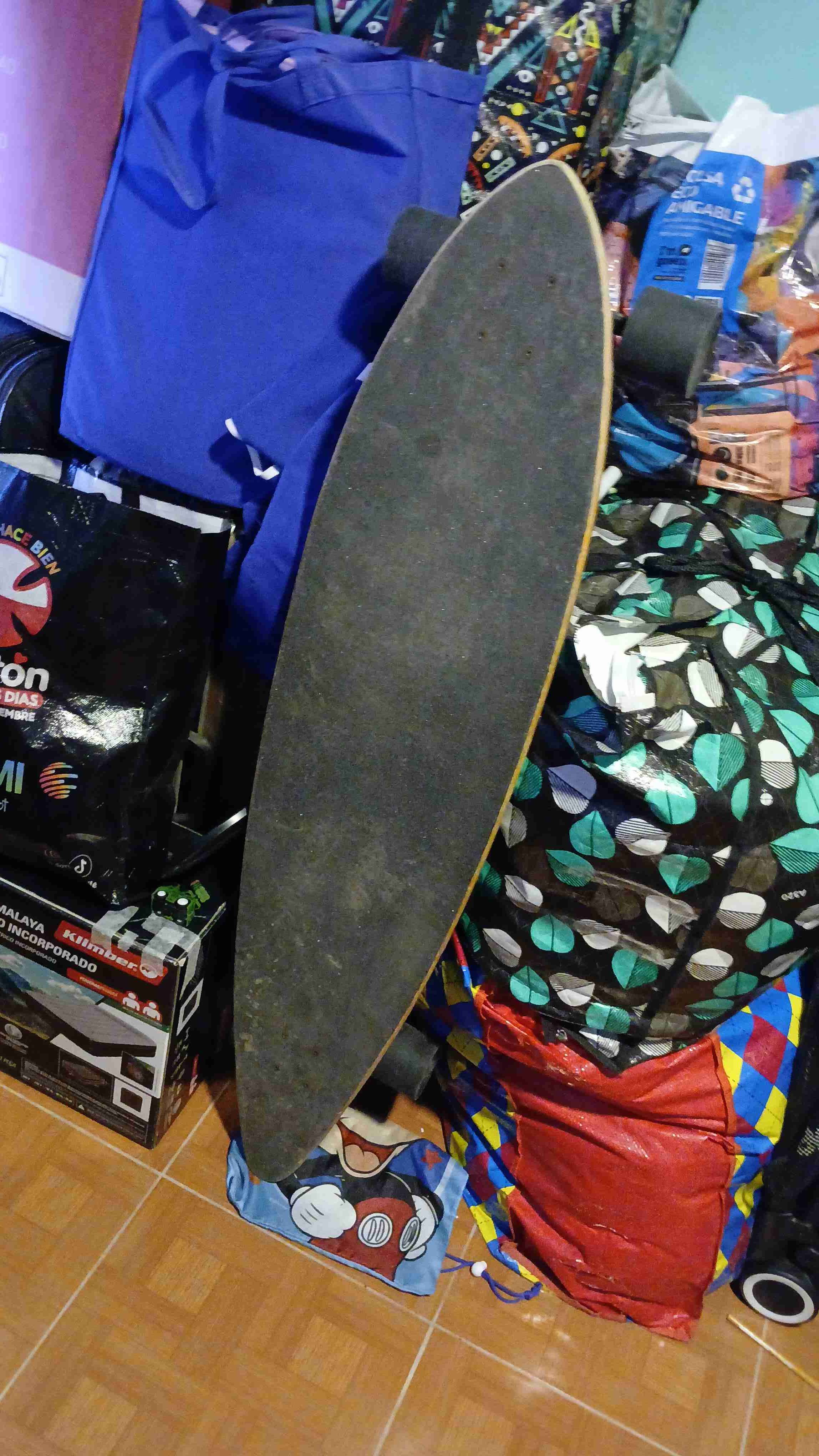 Longboard diseño dorado y negro - miniatura 2