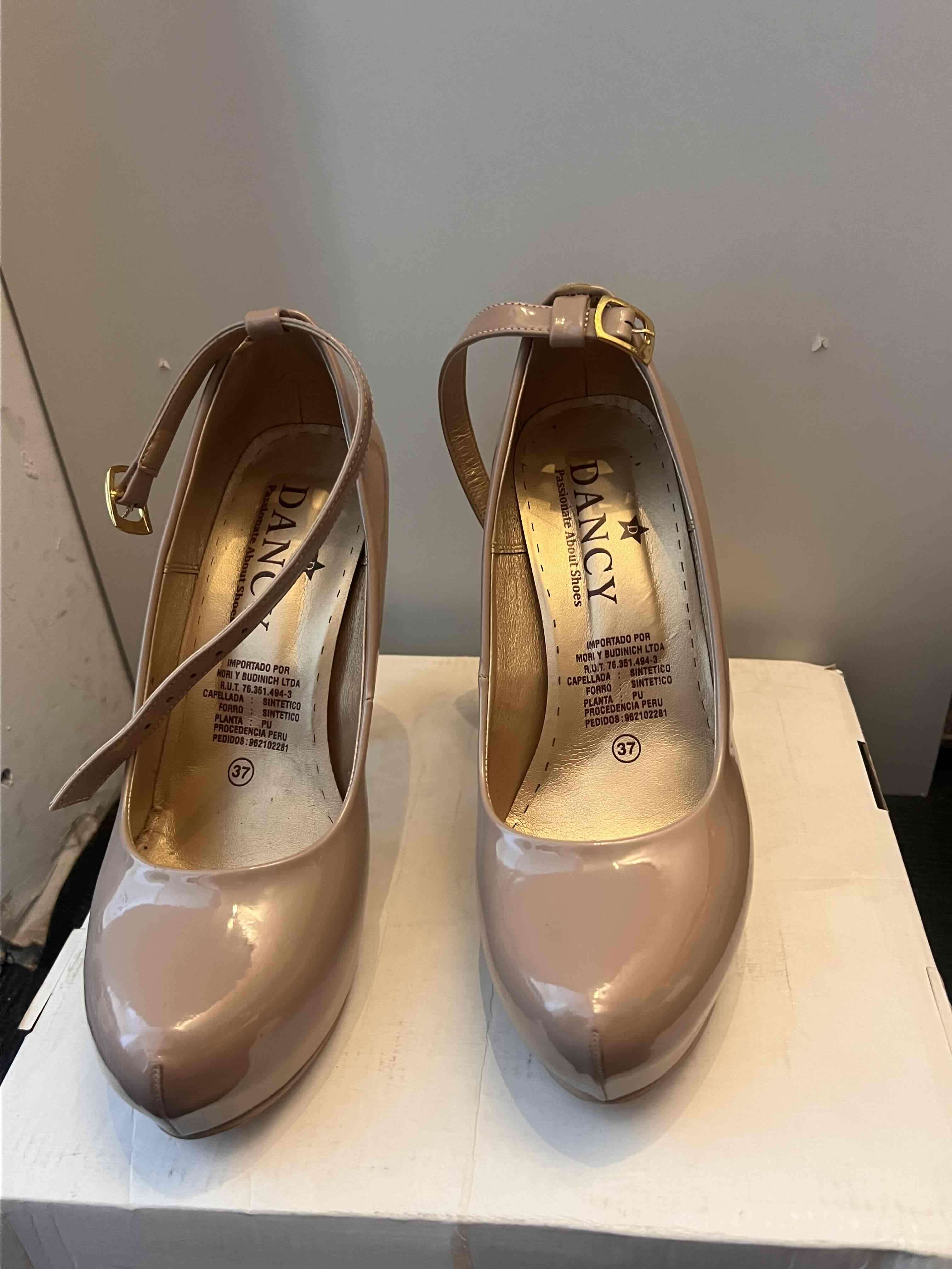 Tacones beige con pulsera talla 37 - miniatura 2