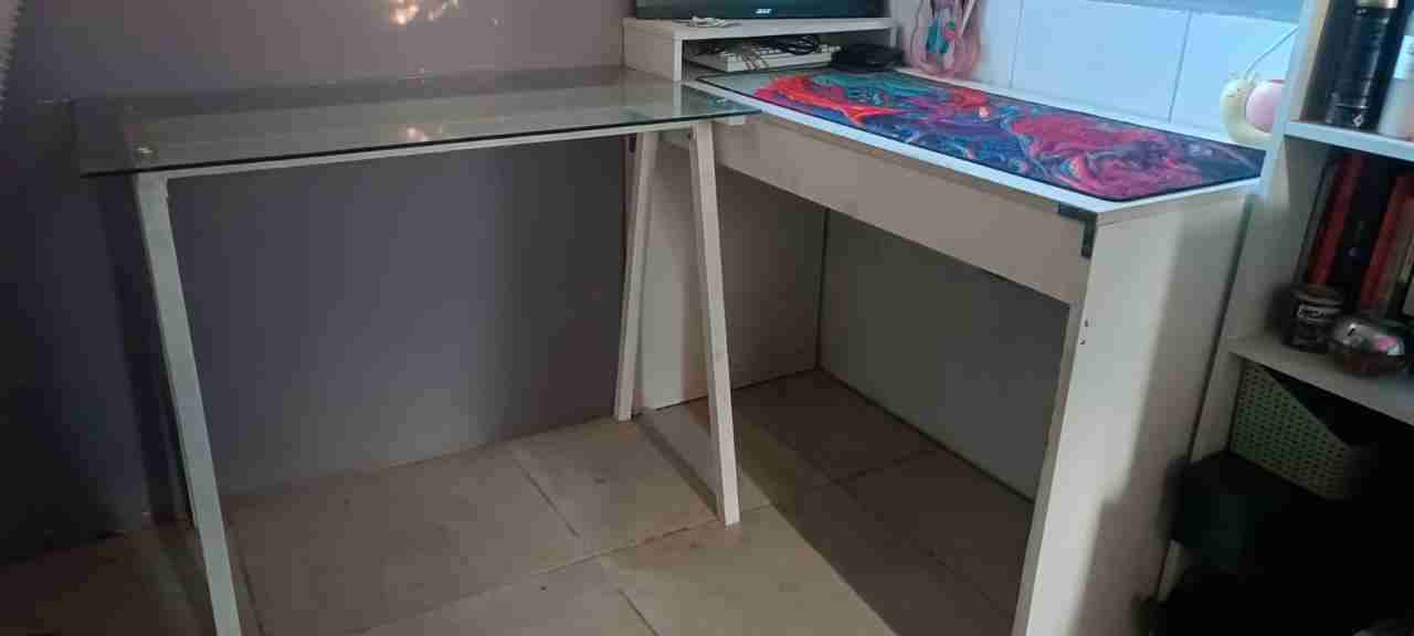 Escritorio de vidrio moderno - 2