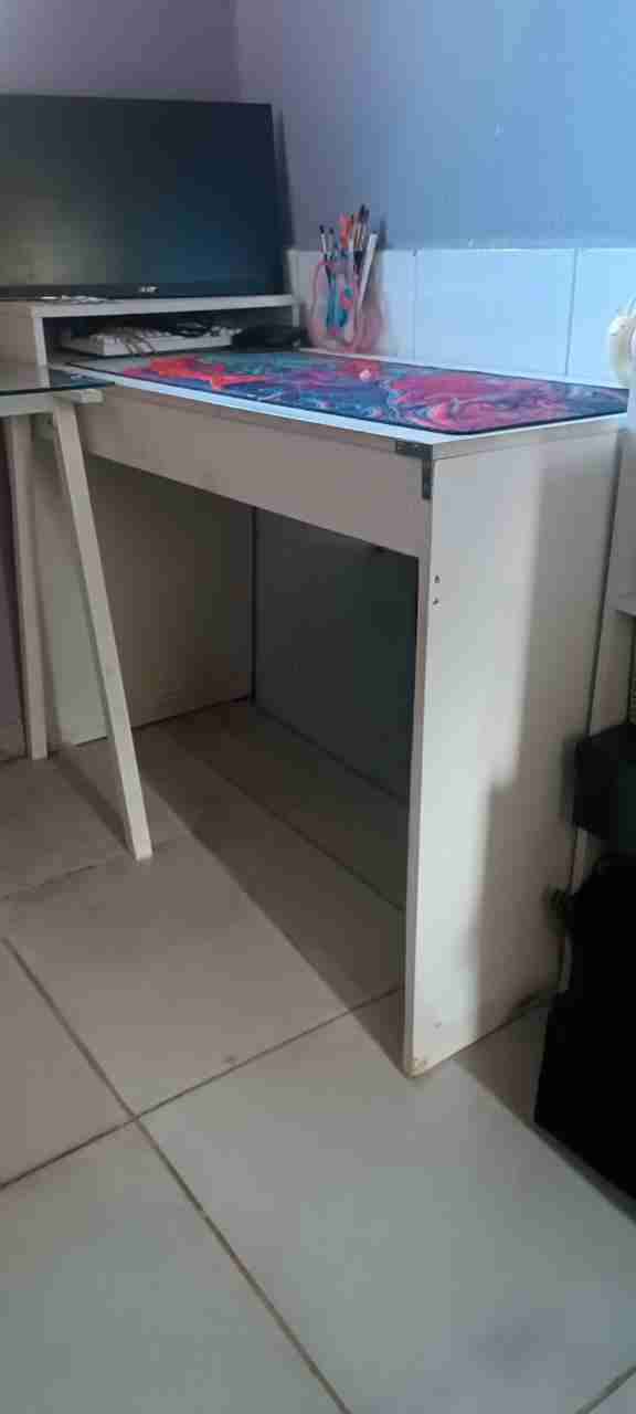 Escritorio blanco moderno