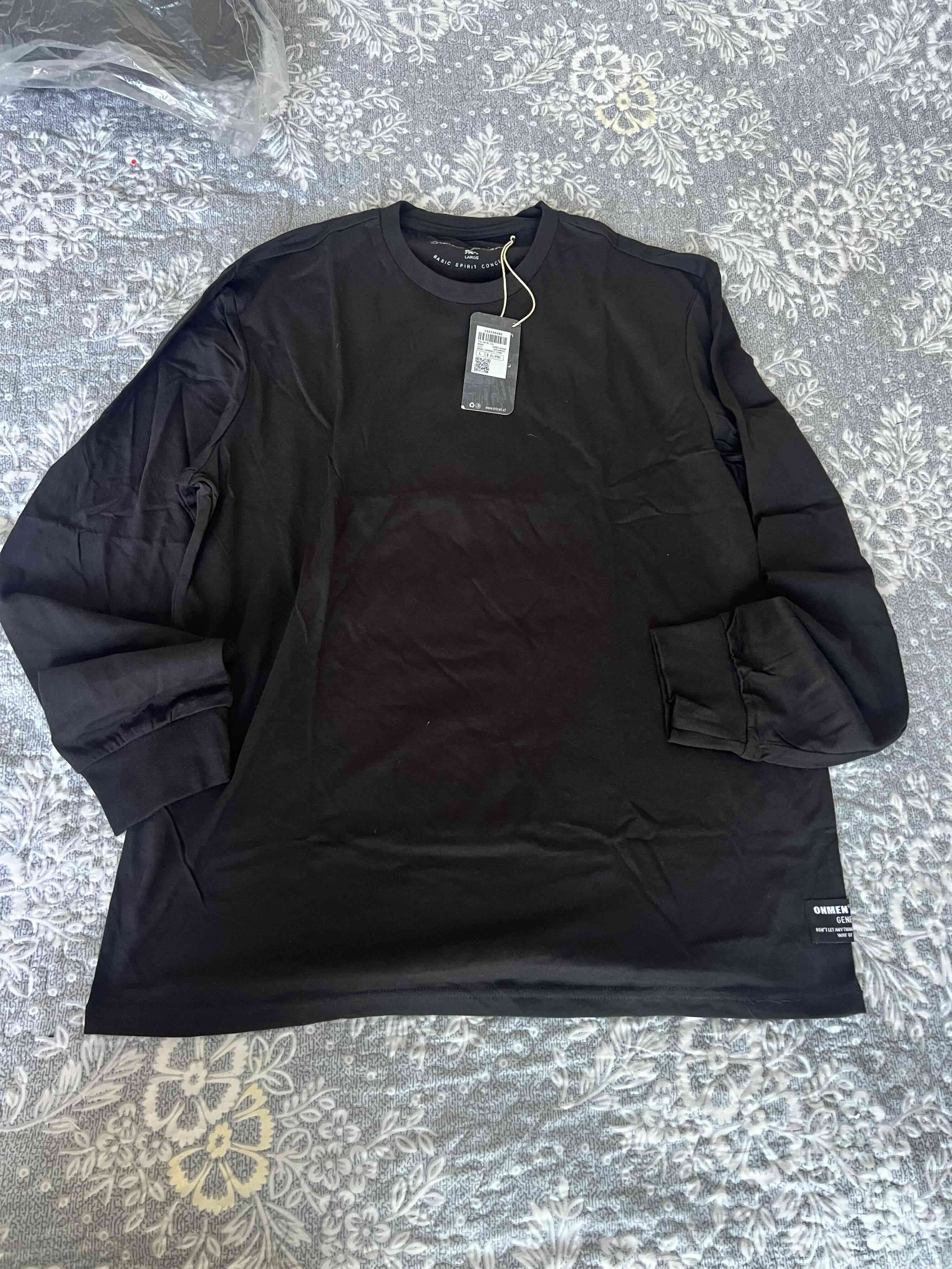 Polera negra básica - miniatura 2