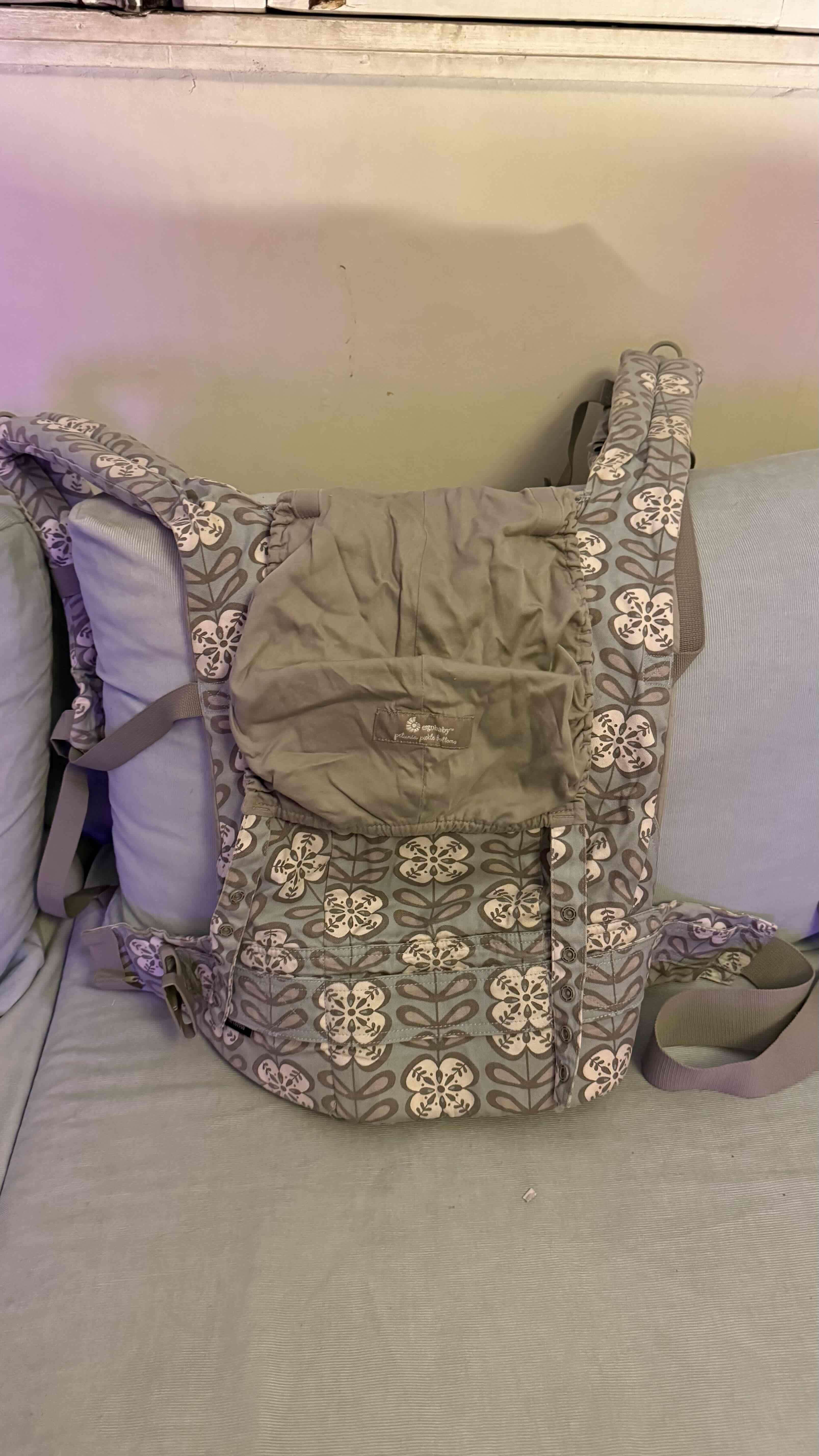 Portabebés Ergobaby gris - miniatura 2