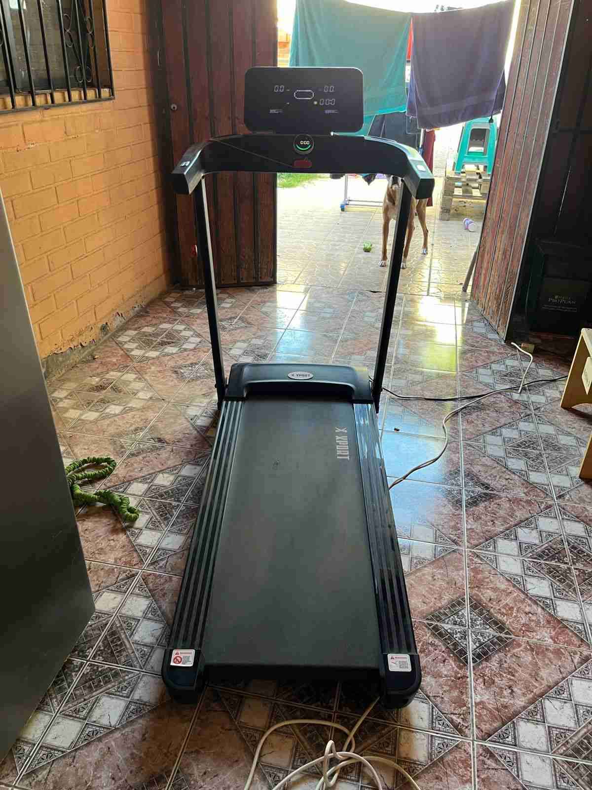 Caminadora eléctrica con pantalla LED - 2