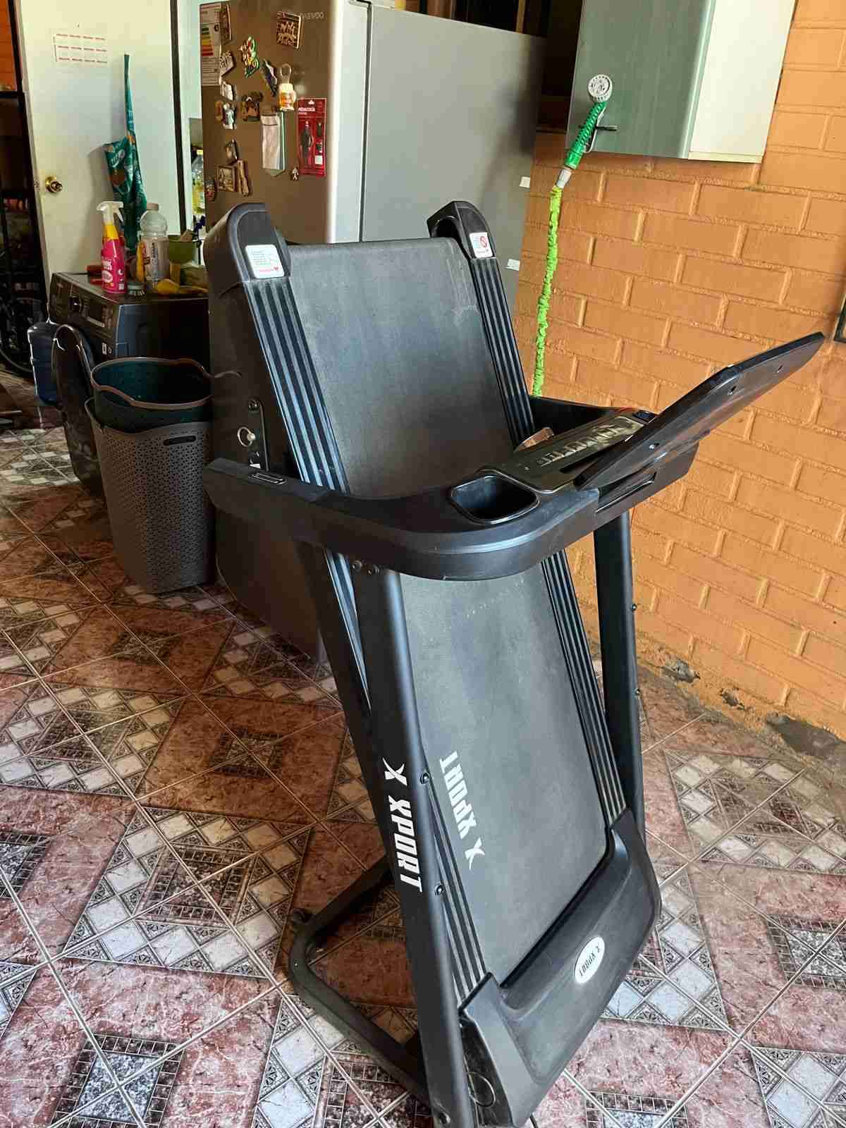 Caminadora eléctrica con pantalla LED - 3