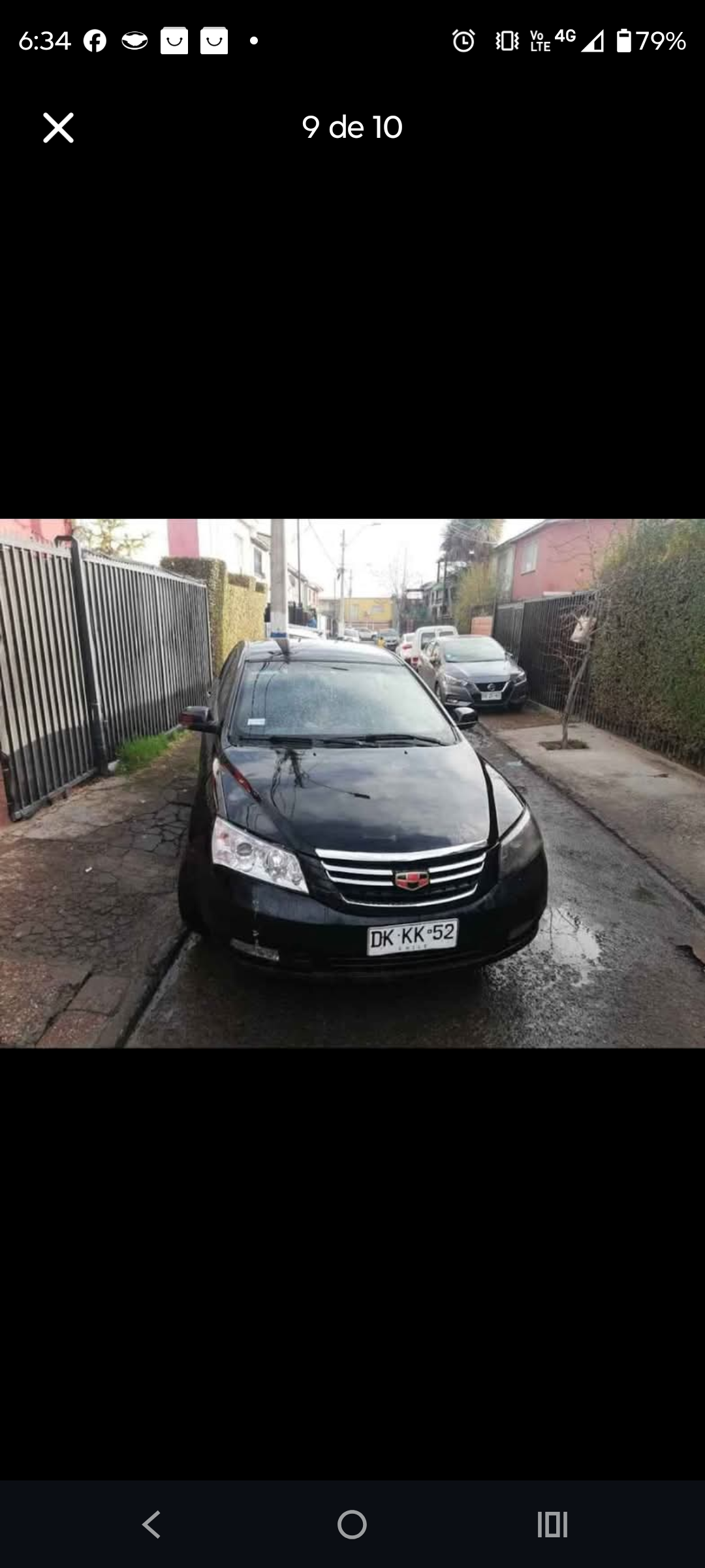 Auto compacto negro en buen estado - 2