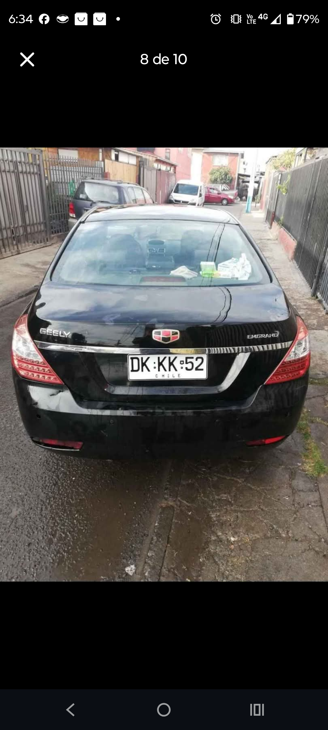 Auto compacto negro en buen estado - 3