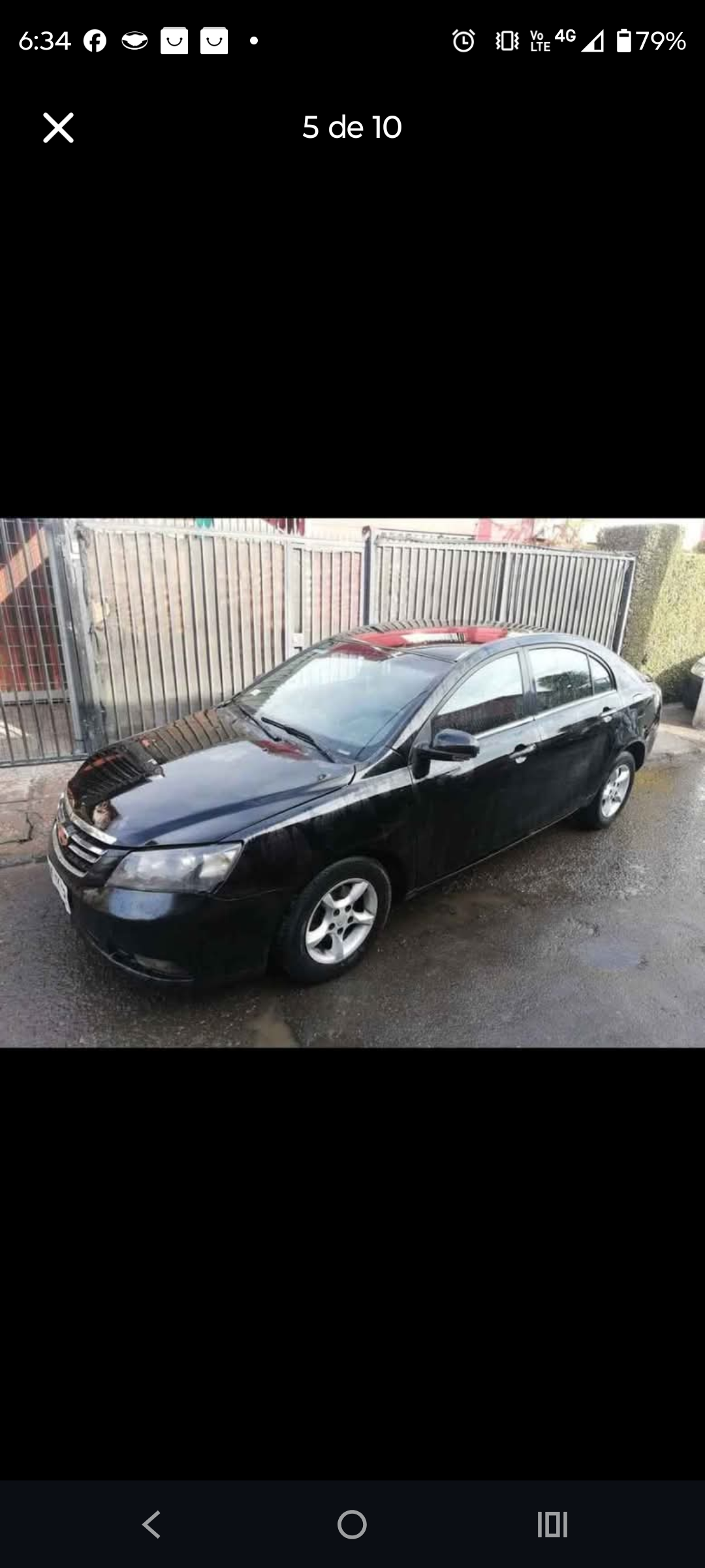 Auto compacto negro en buen estado - 6