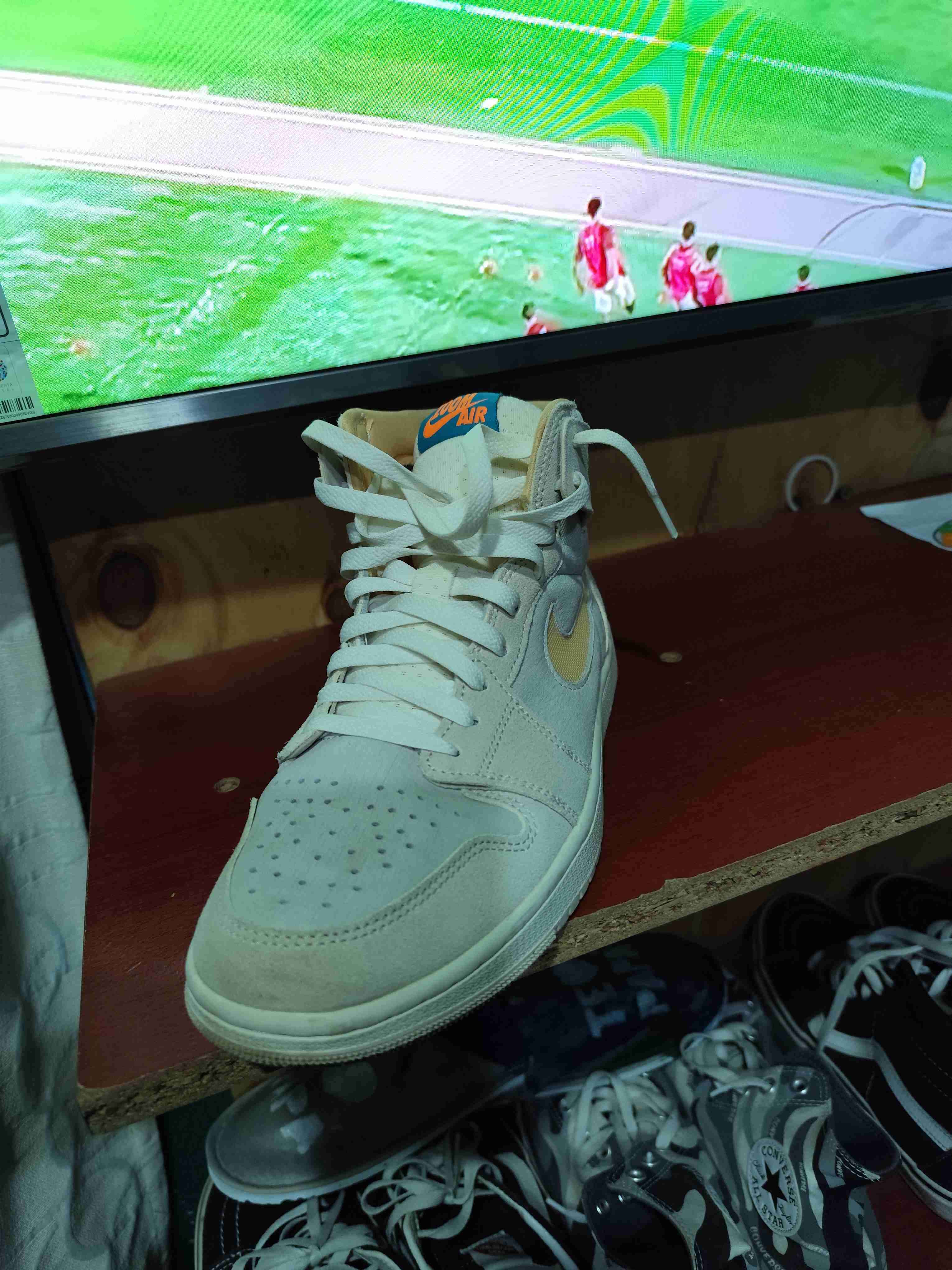 Zapatillas deportivas blancas y beige - miniatura 5