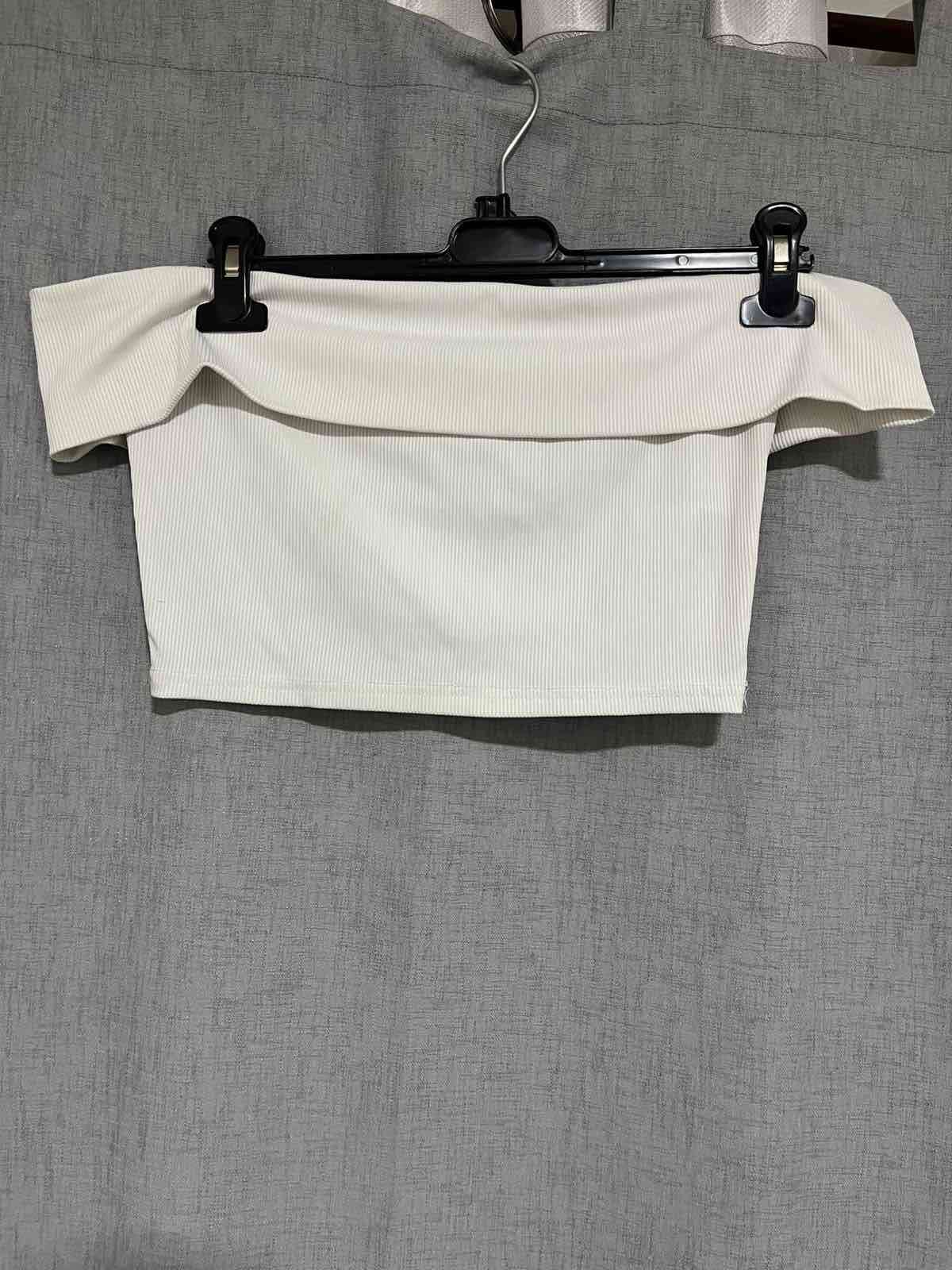 Polera hombros descubiertos blanca