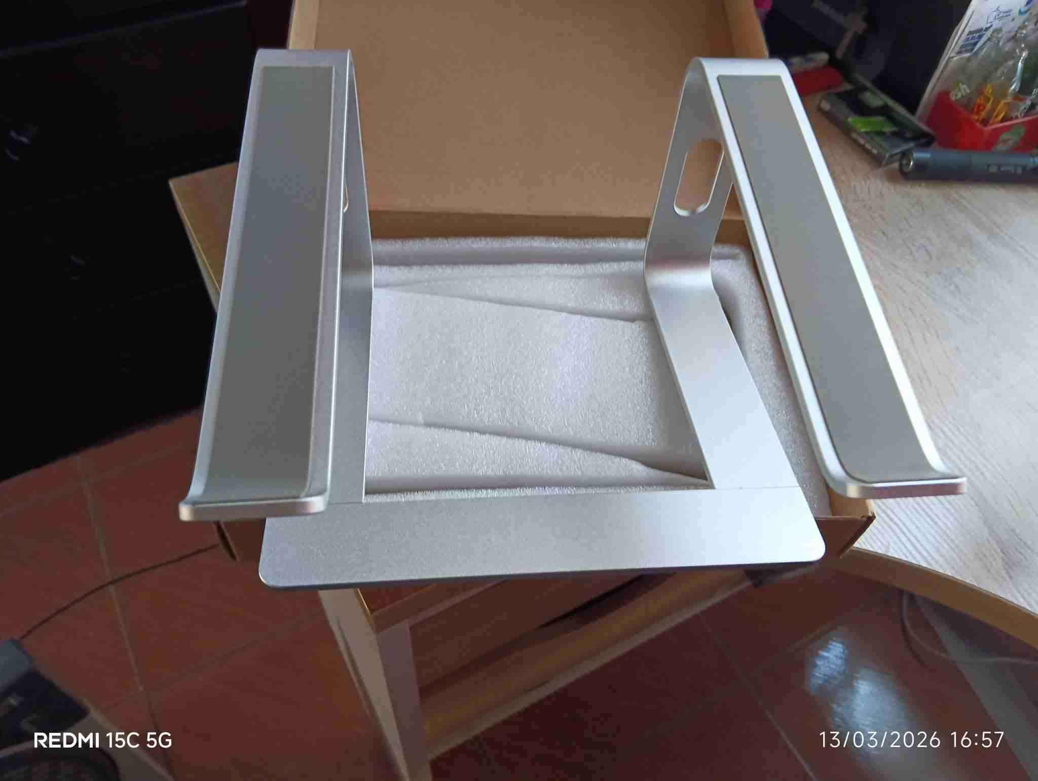 Soporte para laptop nuevo - miniatura 3