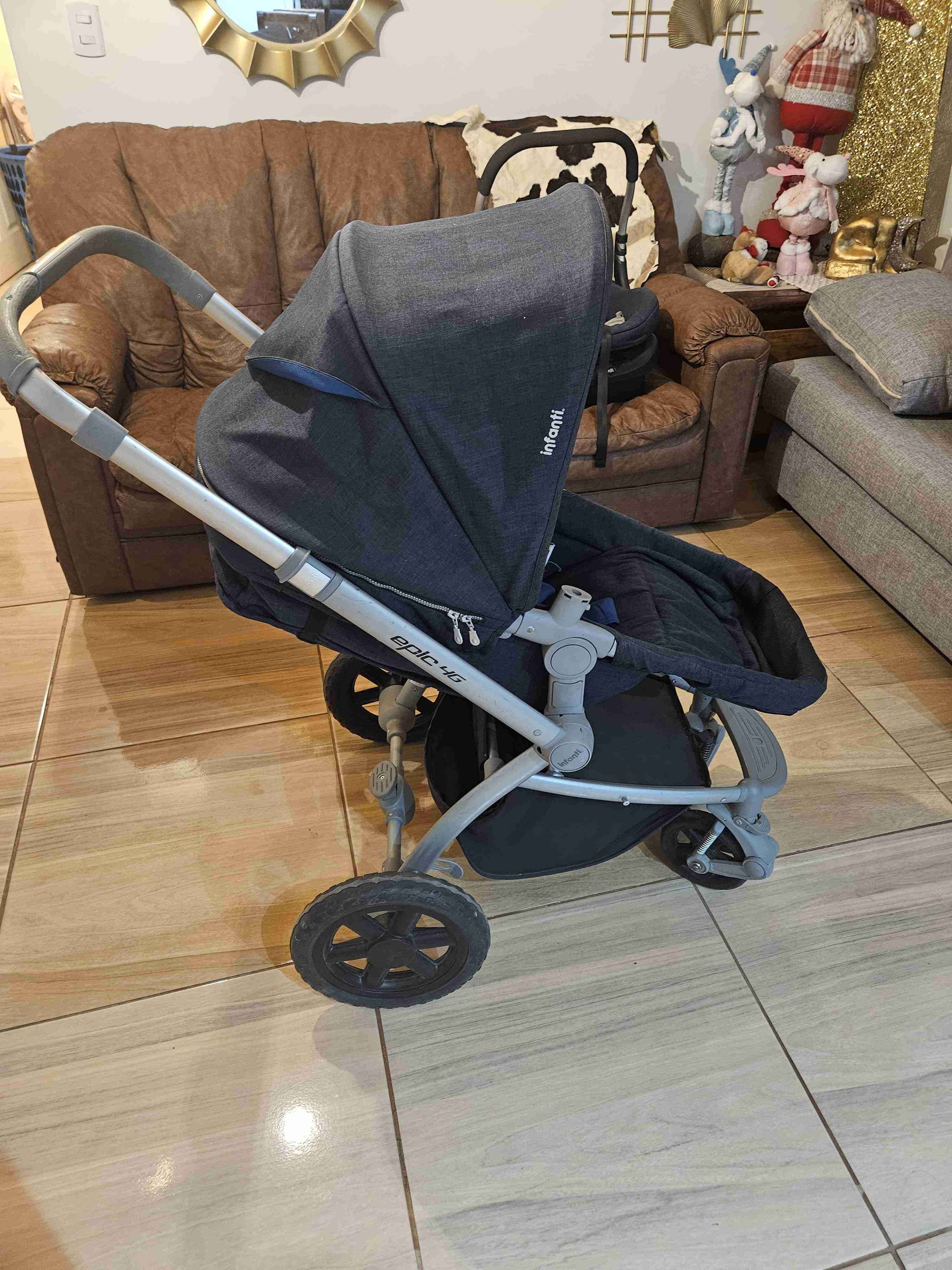 Coche de bebé azul con silla - miniatura 2