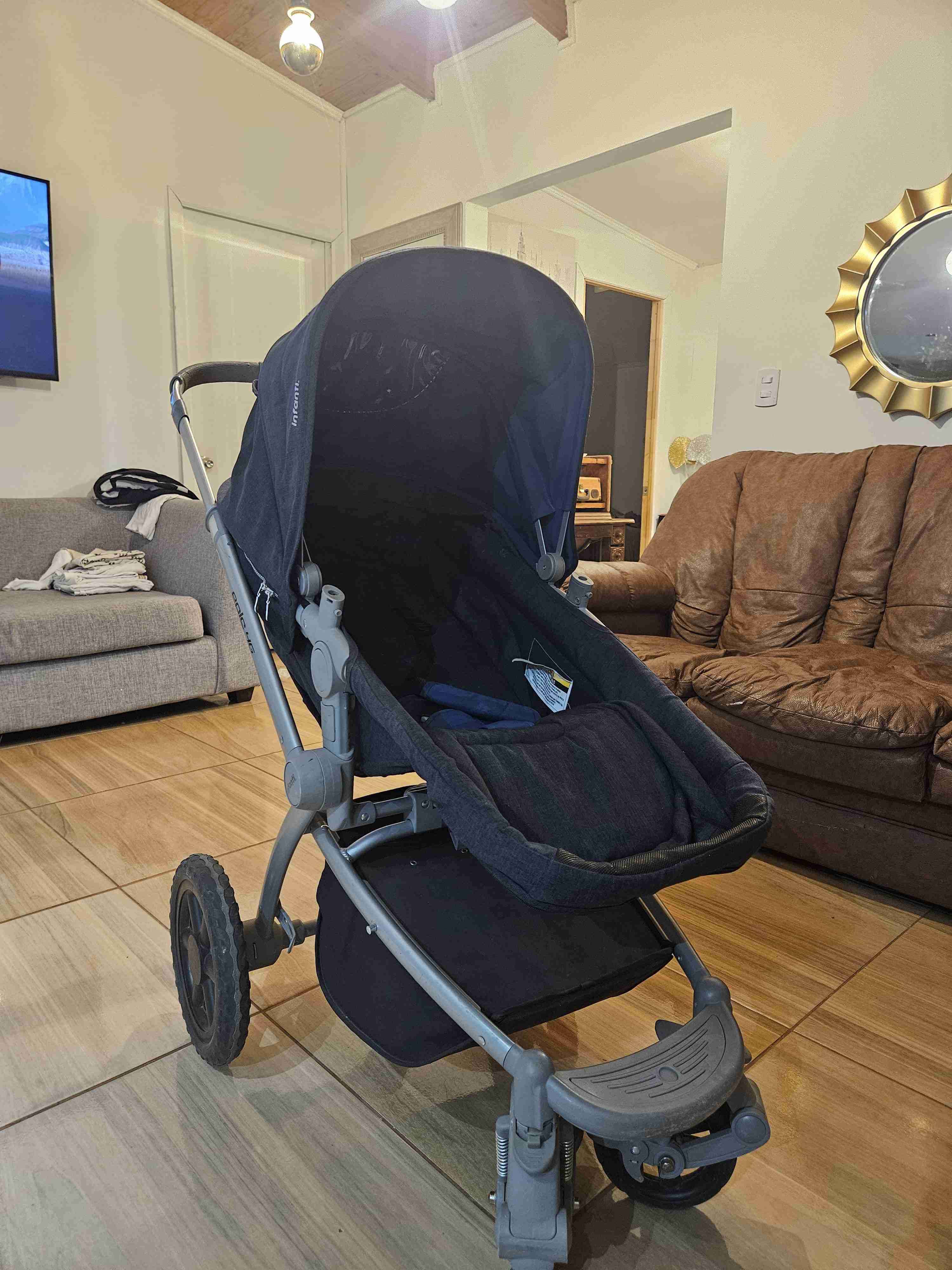 Coche de bebé azul con silla - miniatura 3