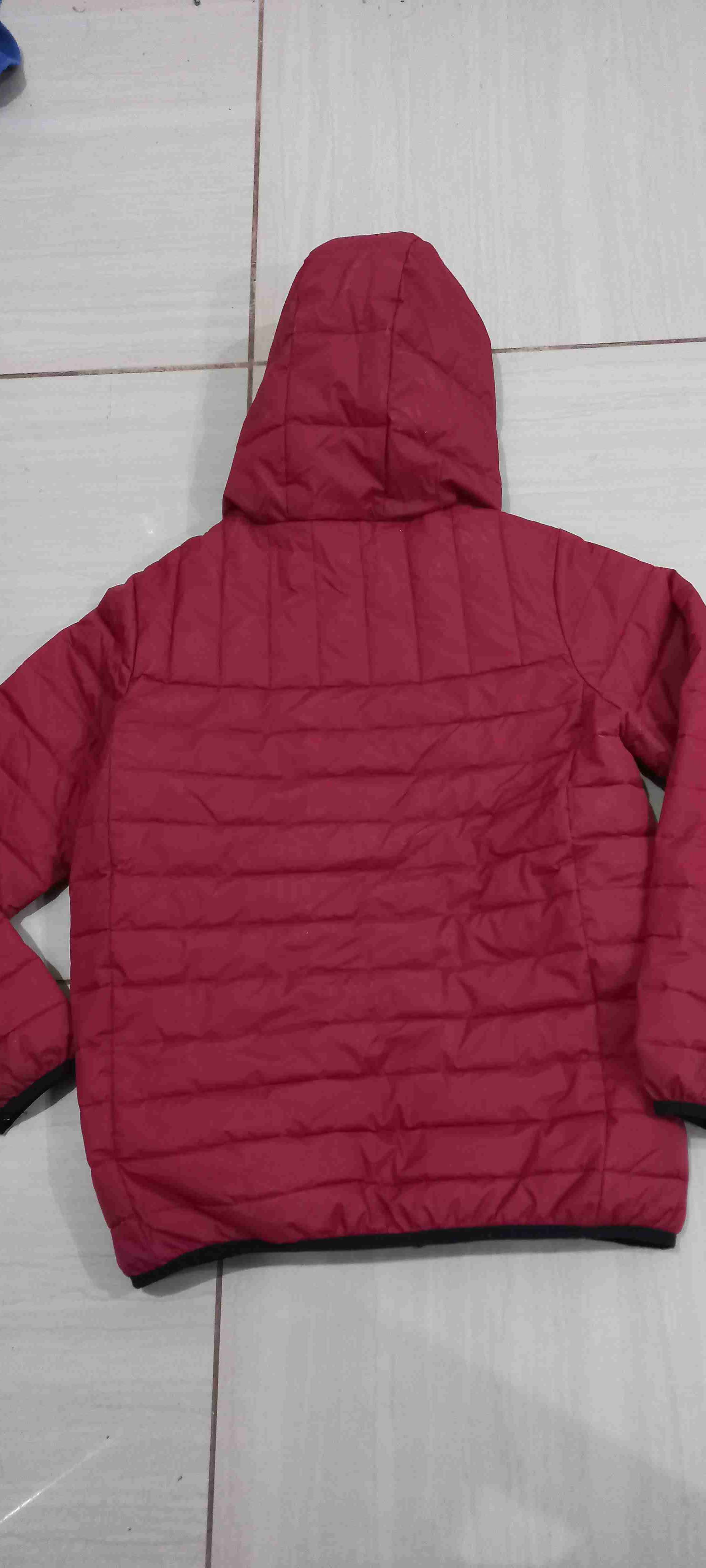 Chaqueta acolchada roja con capucha T12 $10000 - 2