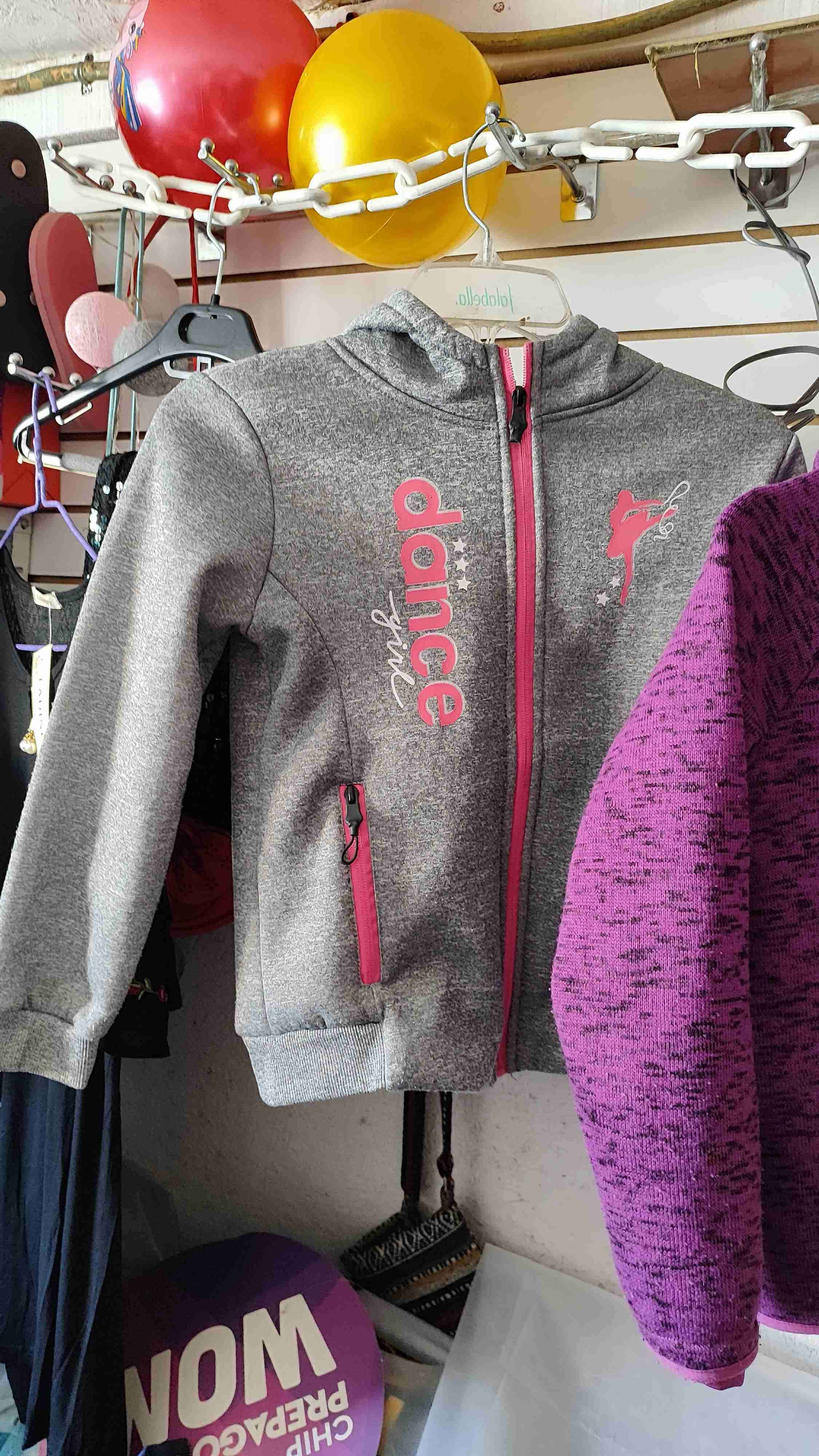 Chaqueta morada con capucha - 3