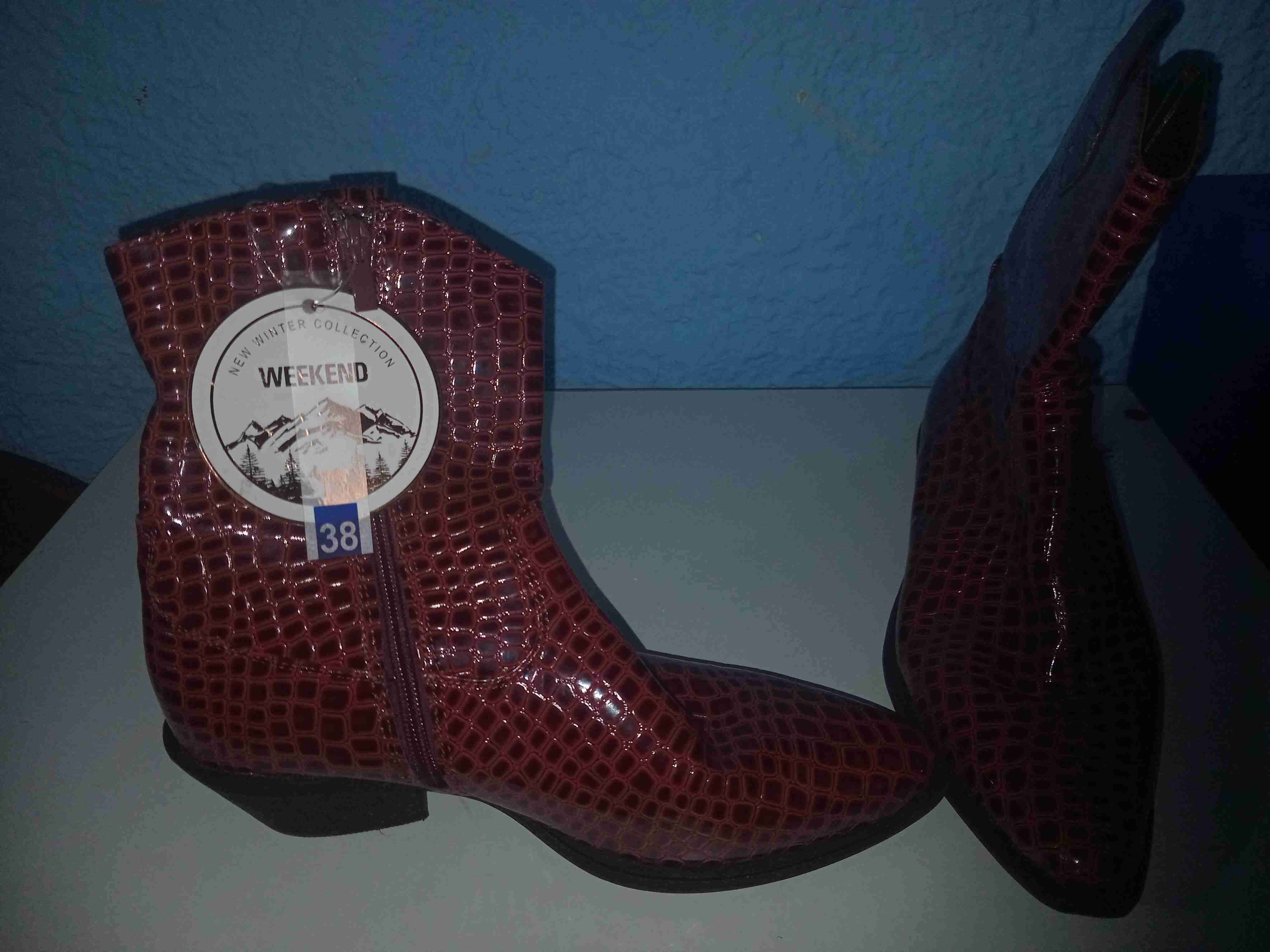 Botines rojos de charol