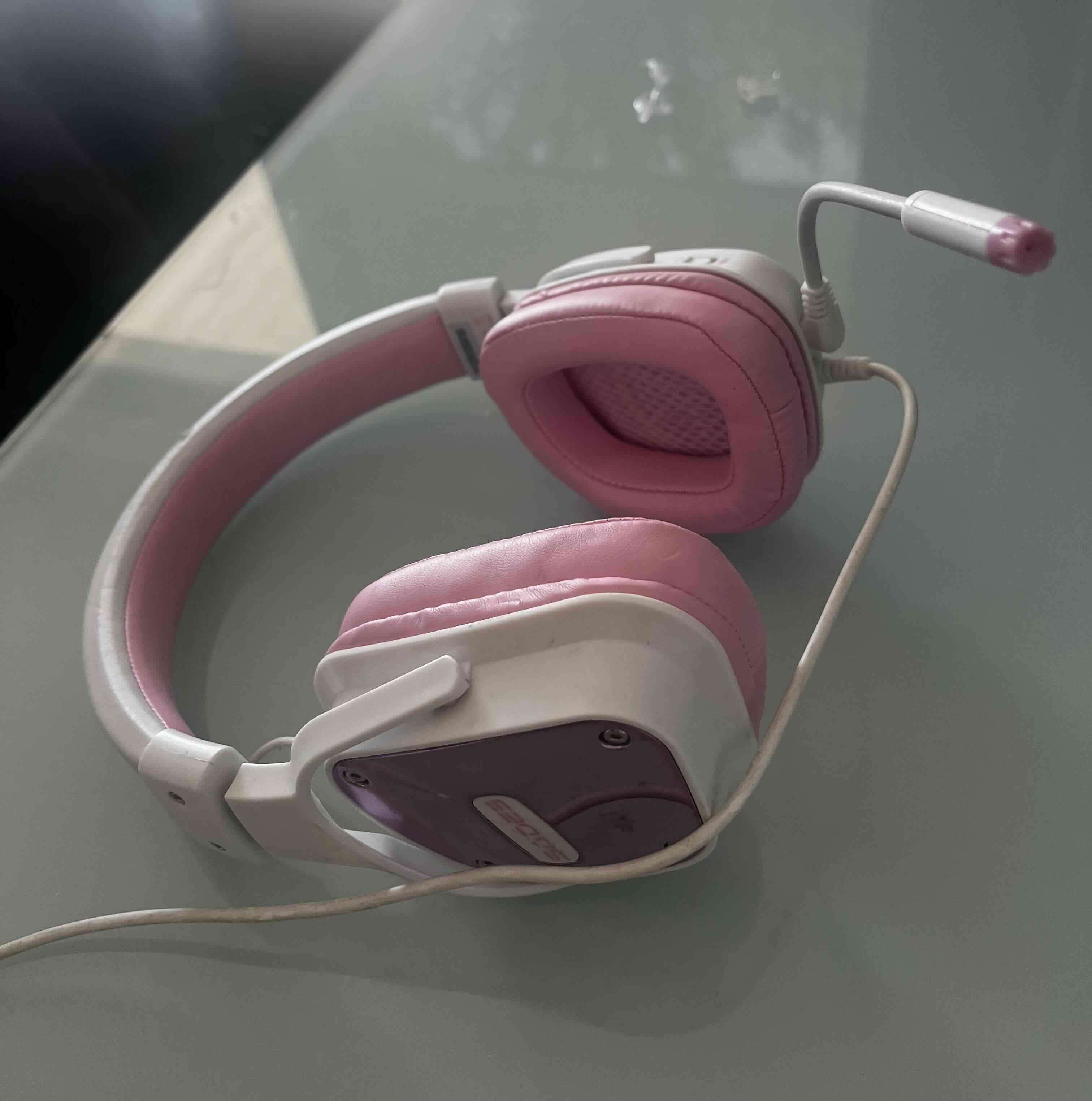 Auriculares rosas con micrófono - 1