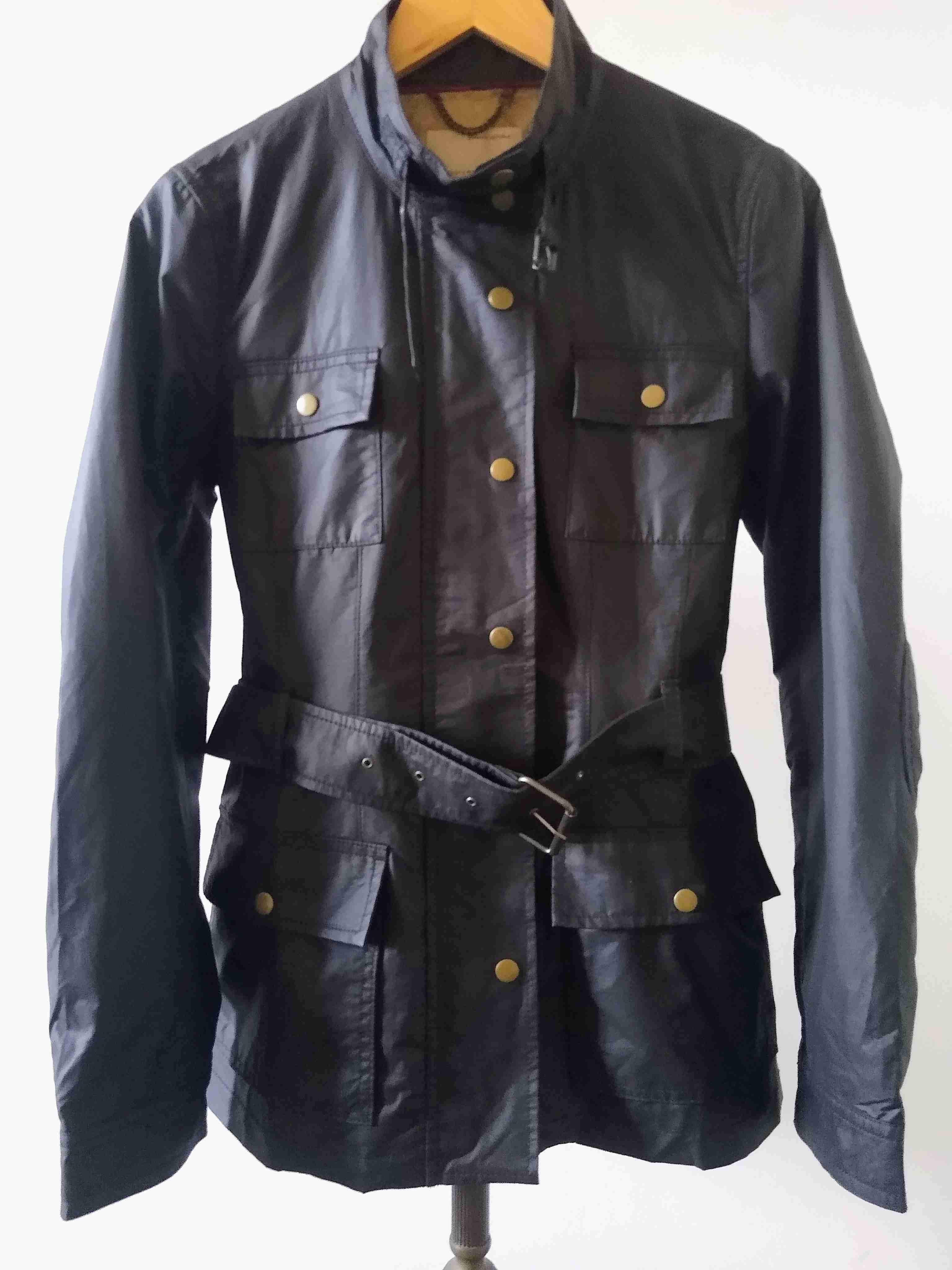 Chaqueta negra con cinturón - miniatura 1