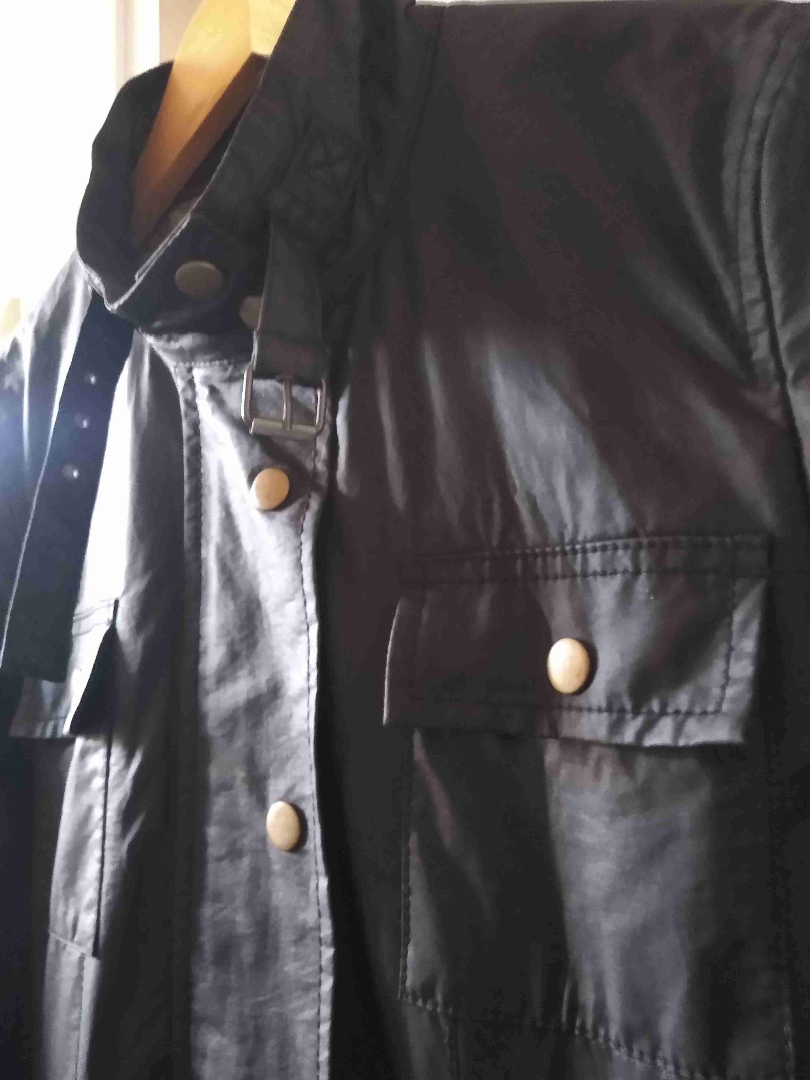 Chaqueta negra con cinturón - miniatura 4