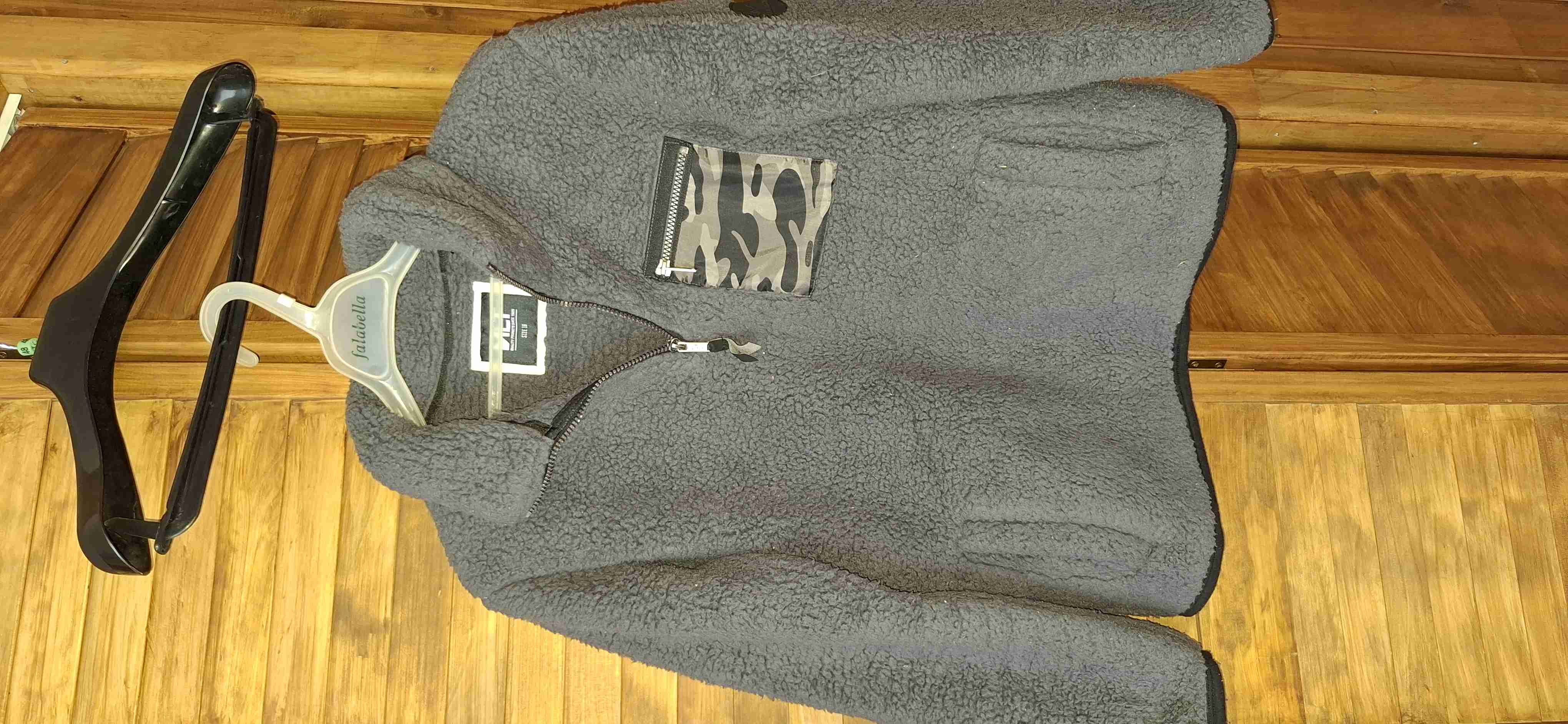 Polerón gris de lana con cierre