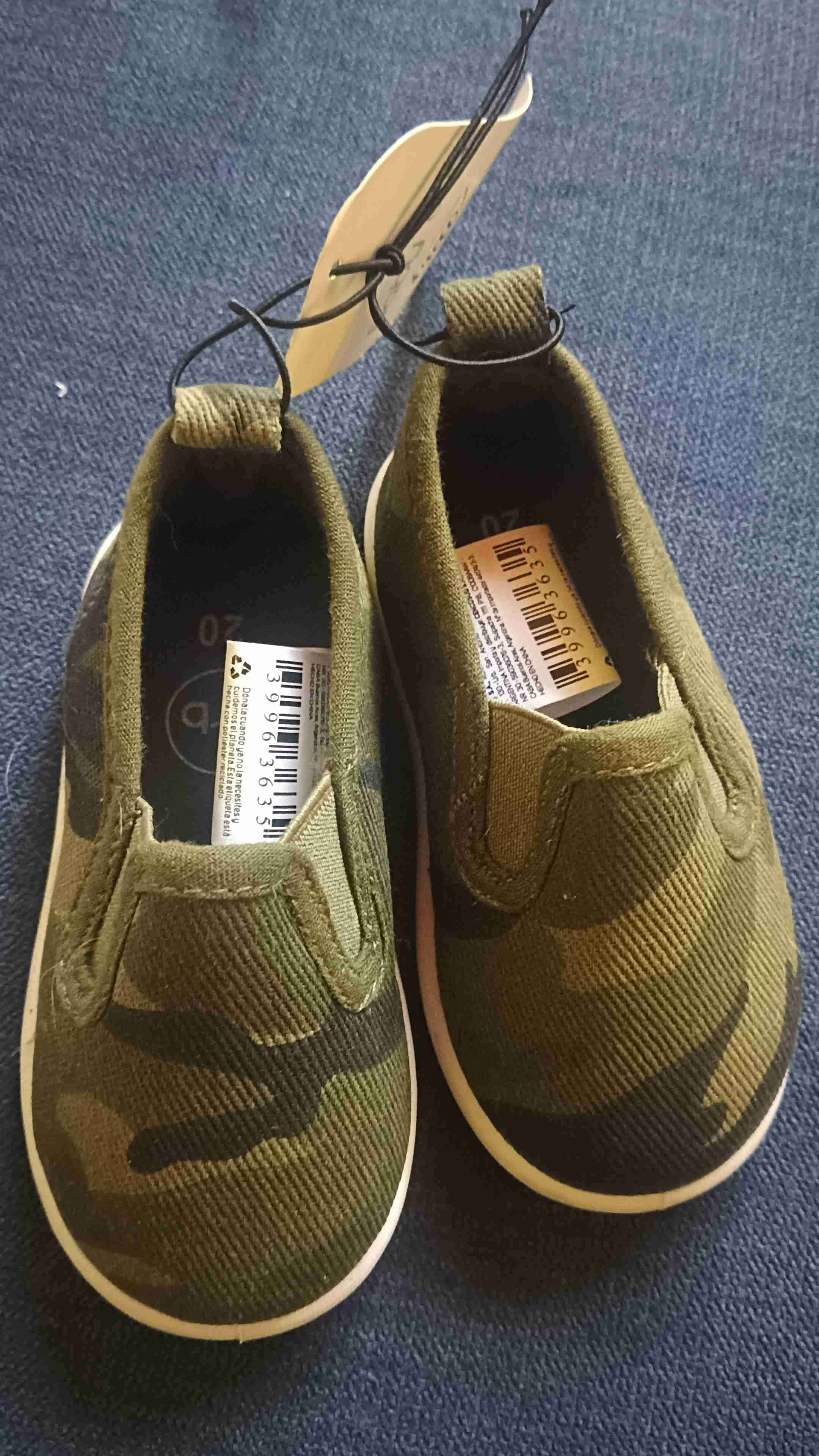 Zapatillas infantiles camufladas