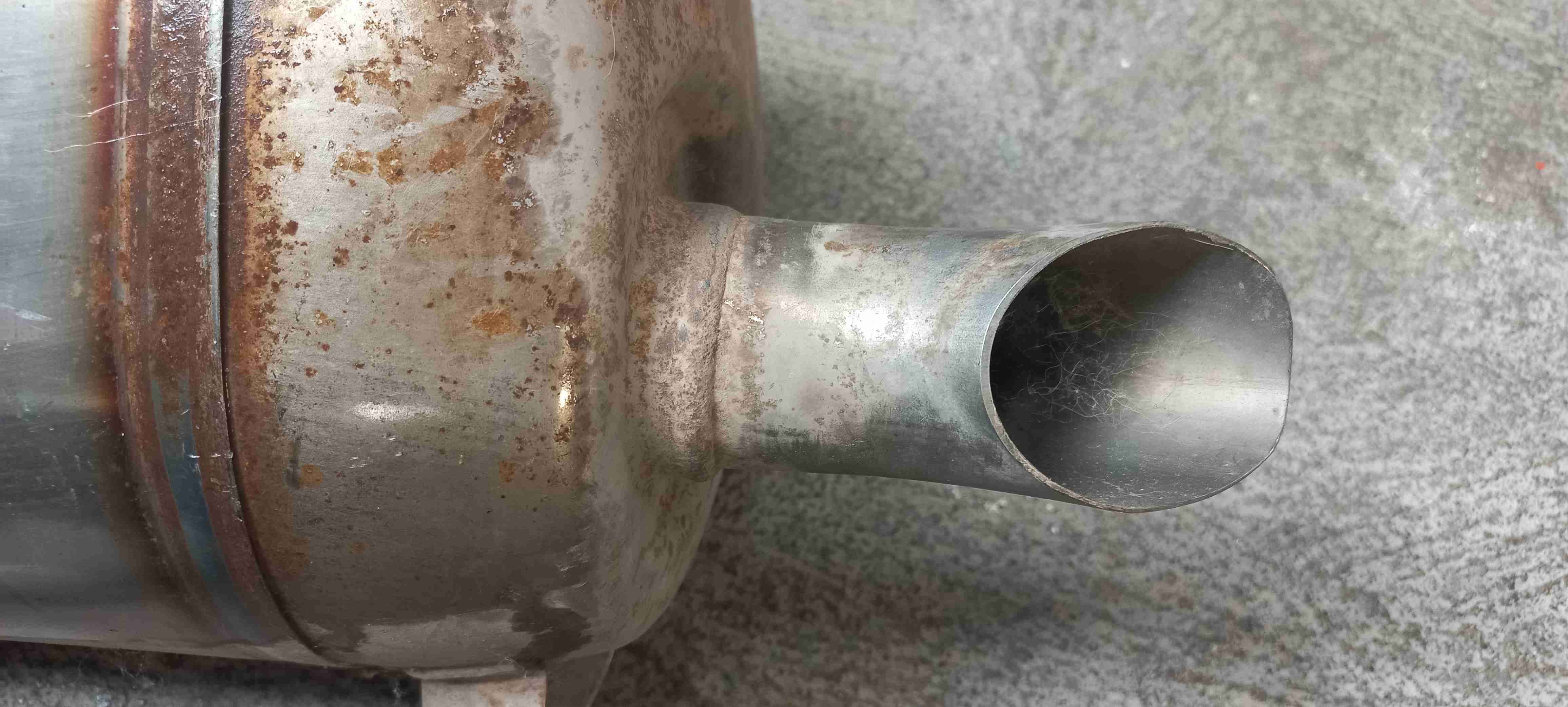 Silenciador Final de Kia Morning Usado - miniatura 1