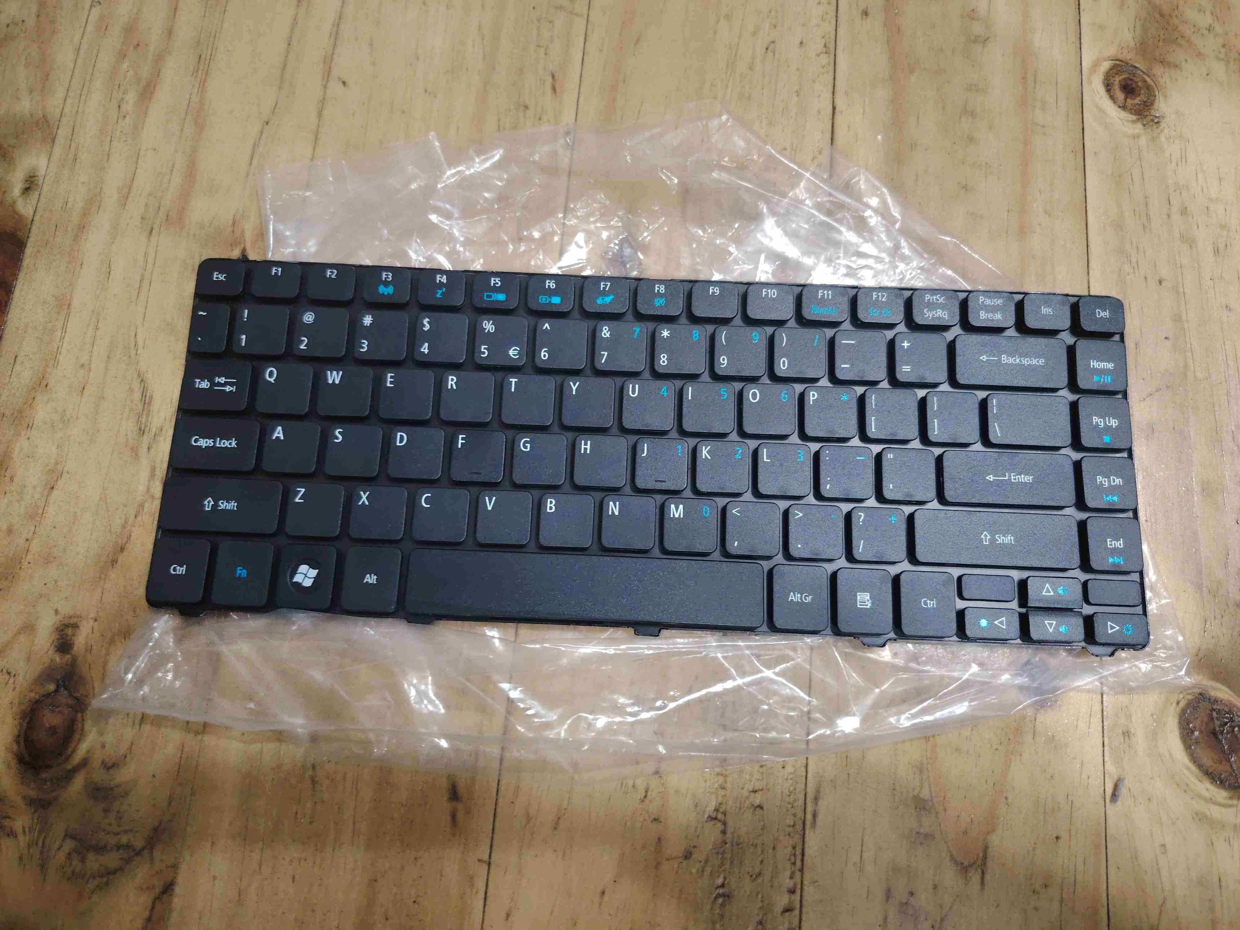 Teclado de ordenador portátil, accesorio en inglés - miniatura 1
