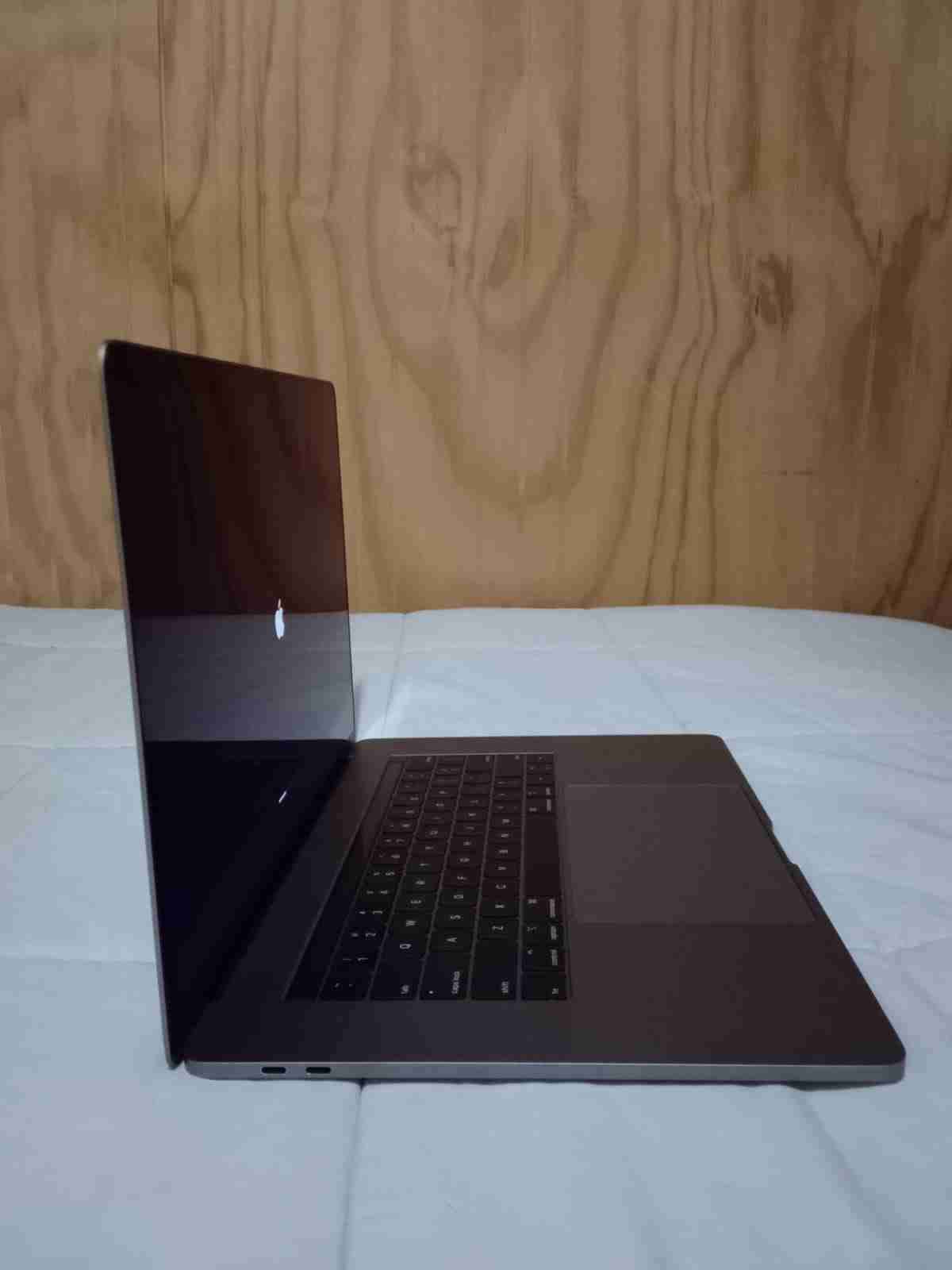 MacBook Pro touch bar 2018 - miniatura 3