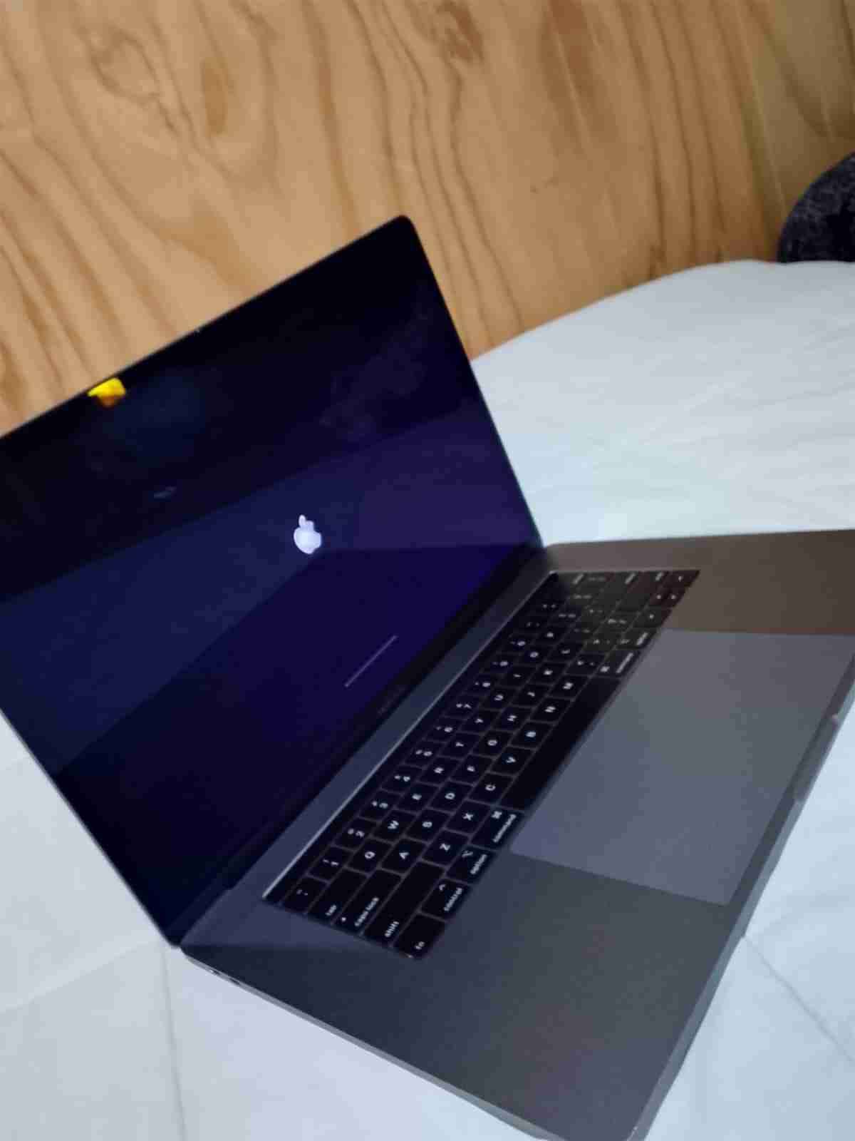 MacBook Pro touch bar 2018 - miniatura 6