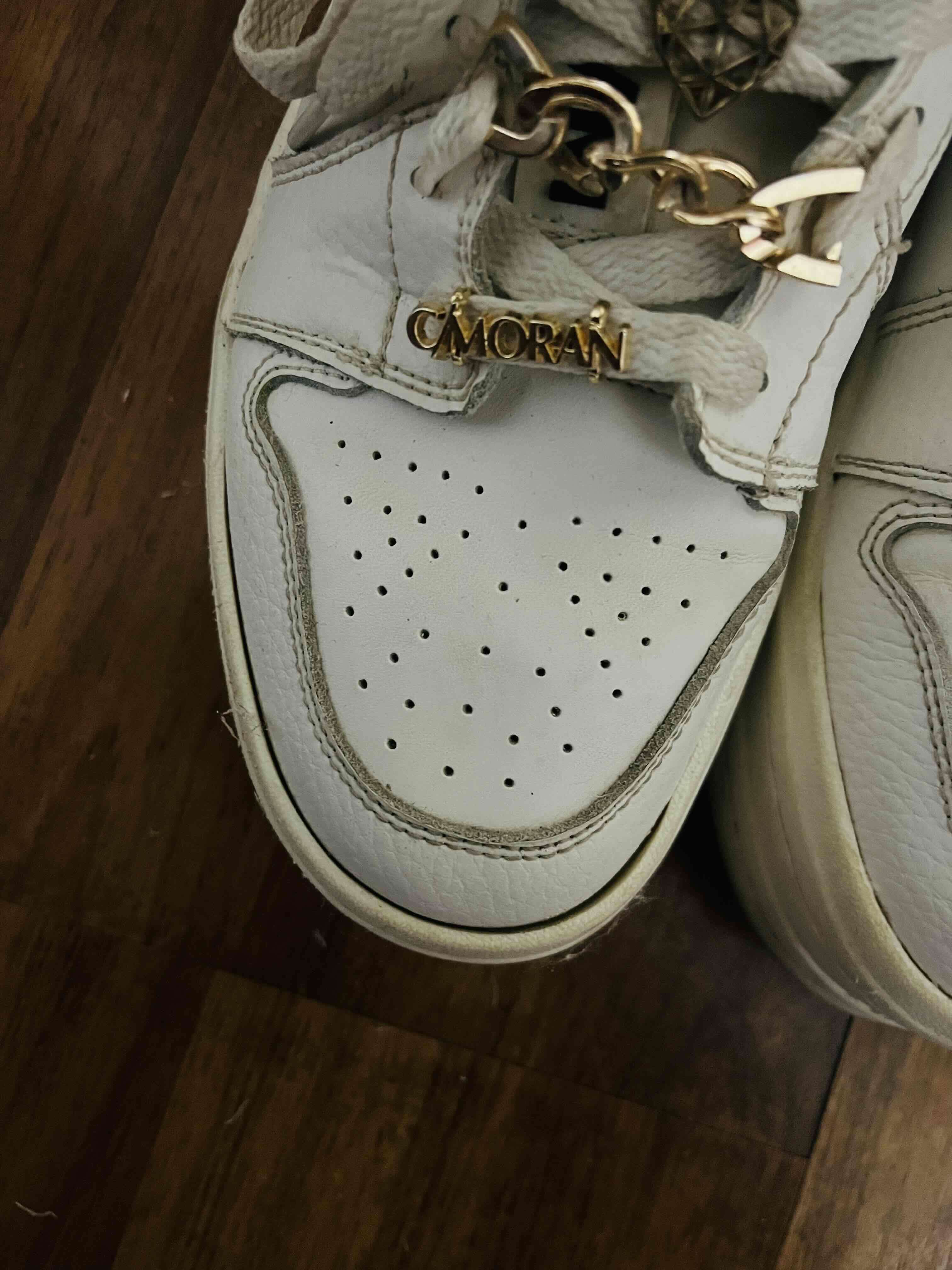 Zapatillas blancas Cmoran con cadena - miniatura 2