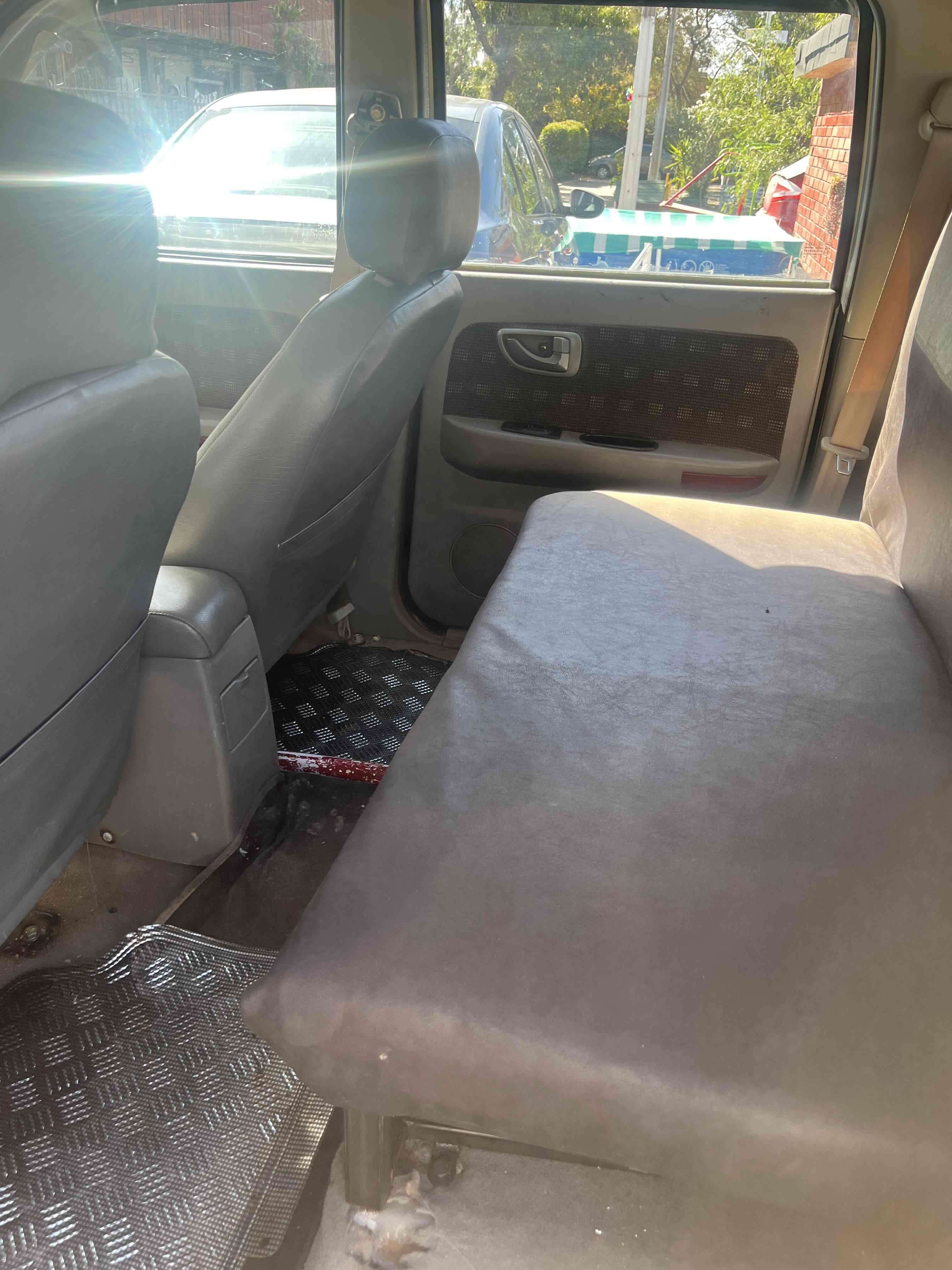 Camioneta blanca - miniatura 5