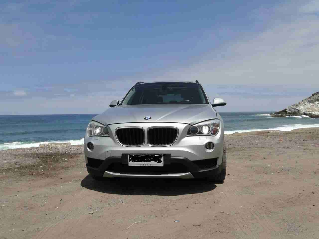 SUV BMW X1 Diesel. gris en excelente Estado - 1