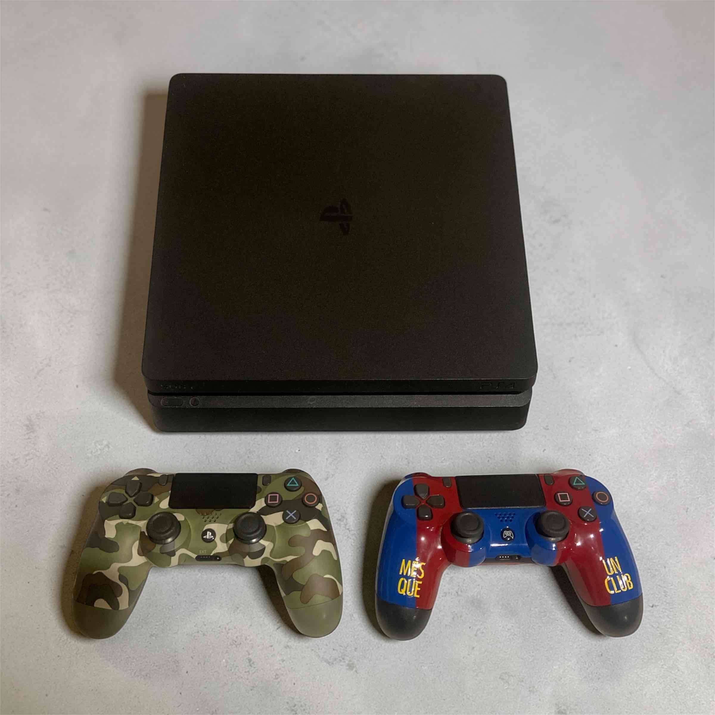 Consola PS4 Slim (Incluye 2 mandos) - miniatura 1