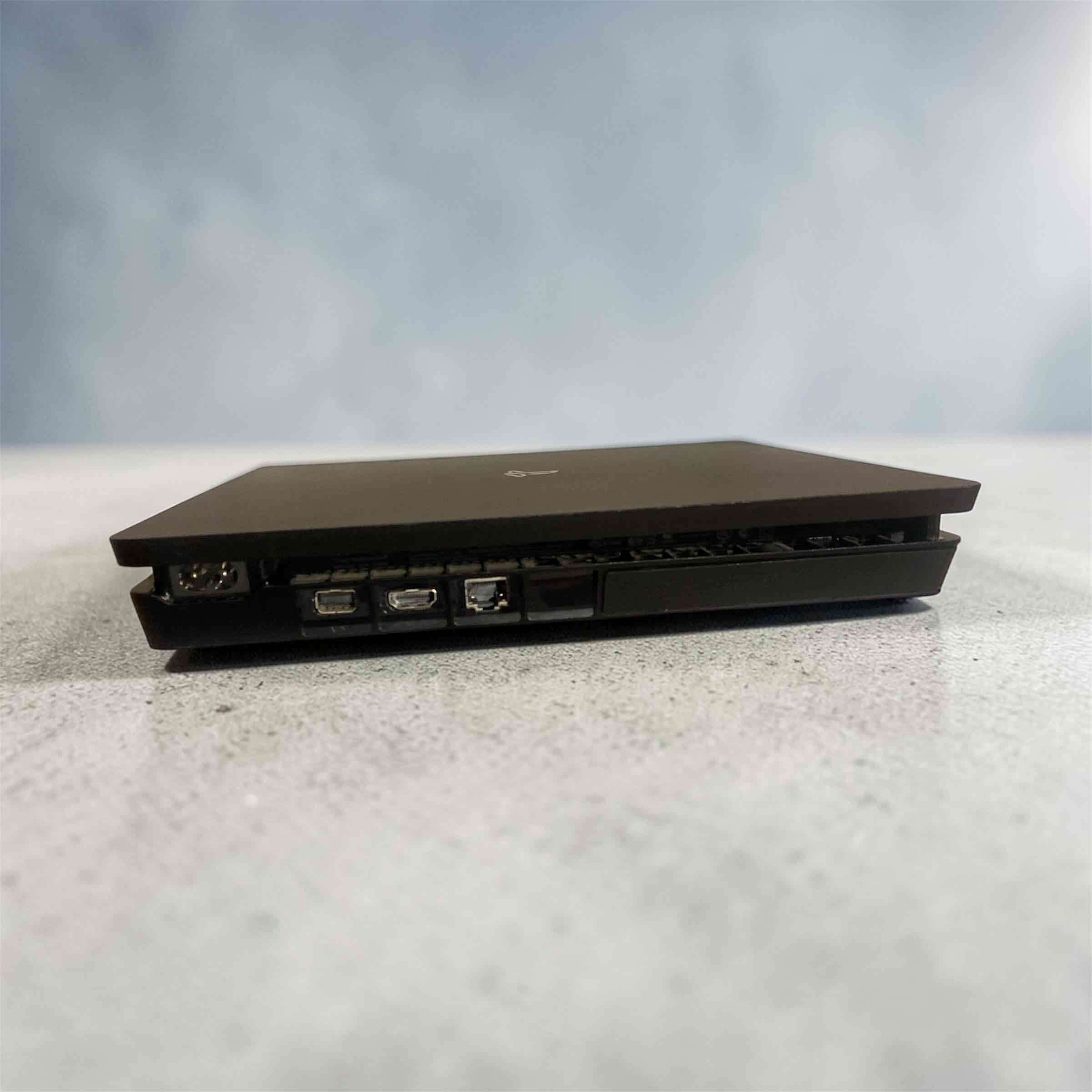 Consola PS4 Slim (Incluye 2 mandos) - miniatura 2