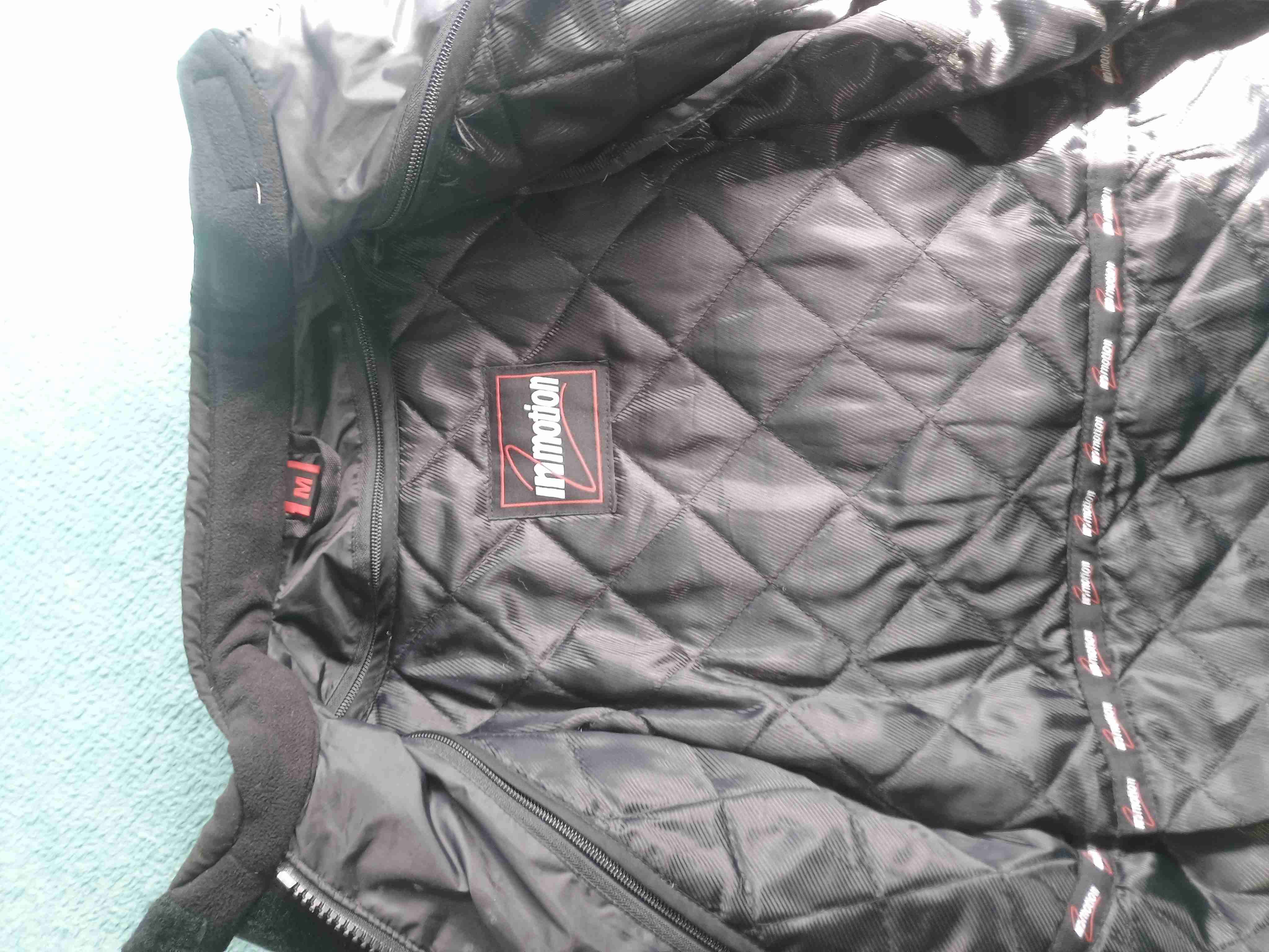 Chaqueta motera negra von roja - miniatura 3