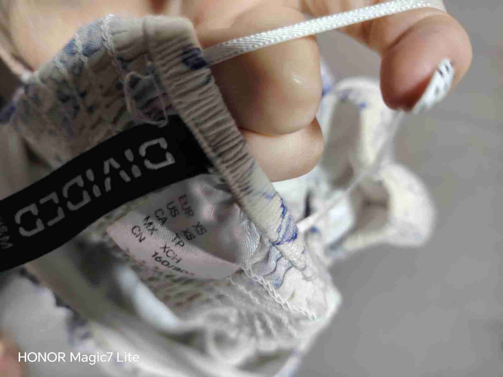 Vestido floreado blanco y azul - miniatura 2