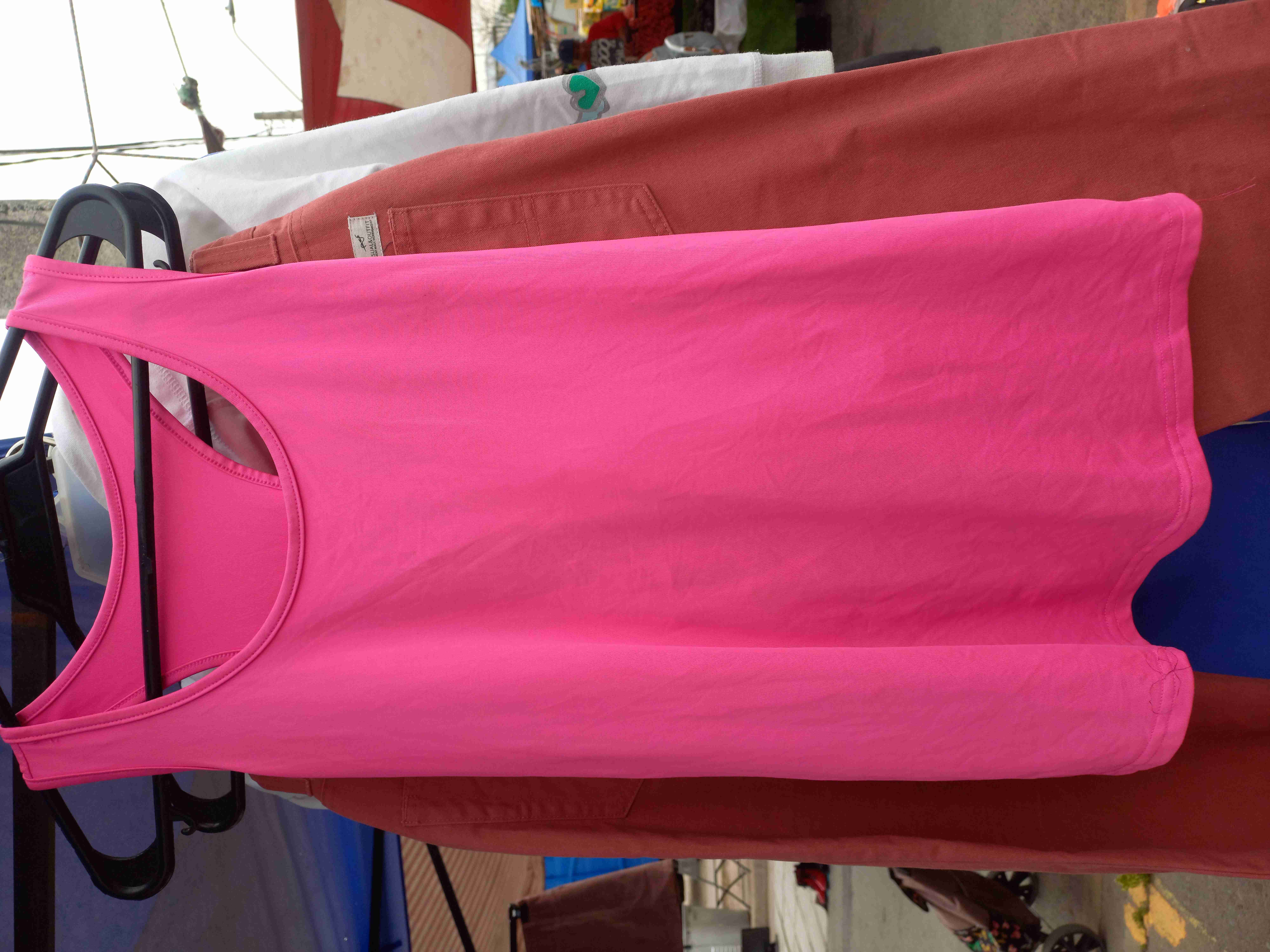 Polera sin mangas fucsia - 1