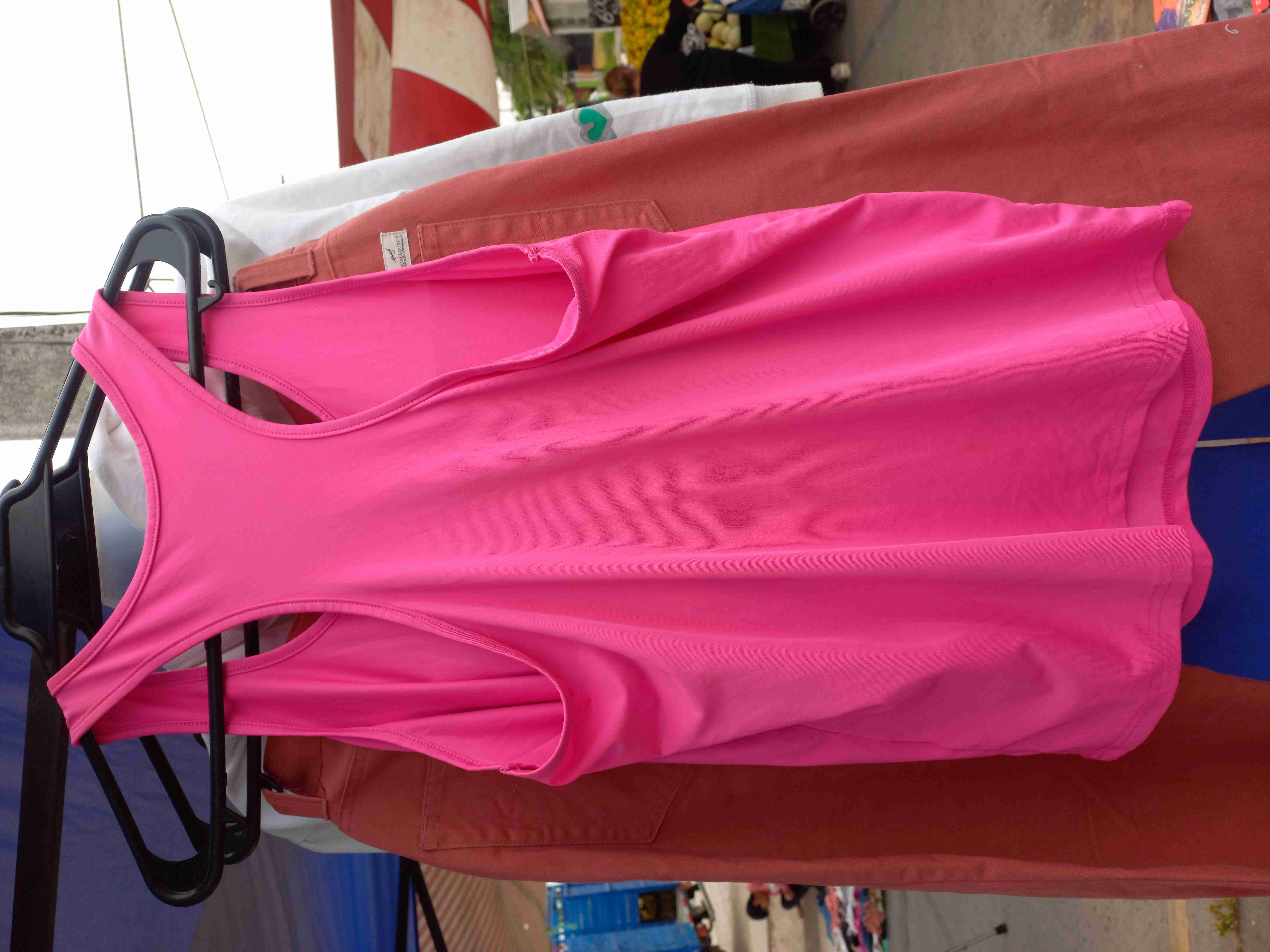 Polera sin mangas fucsia - 2