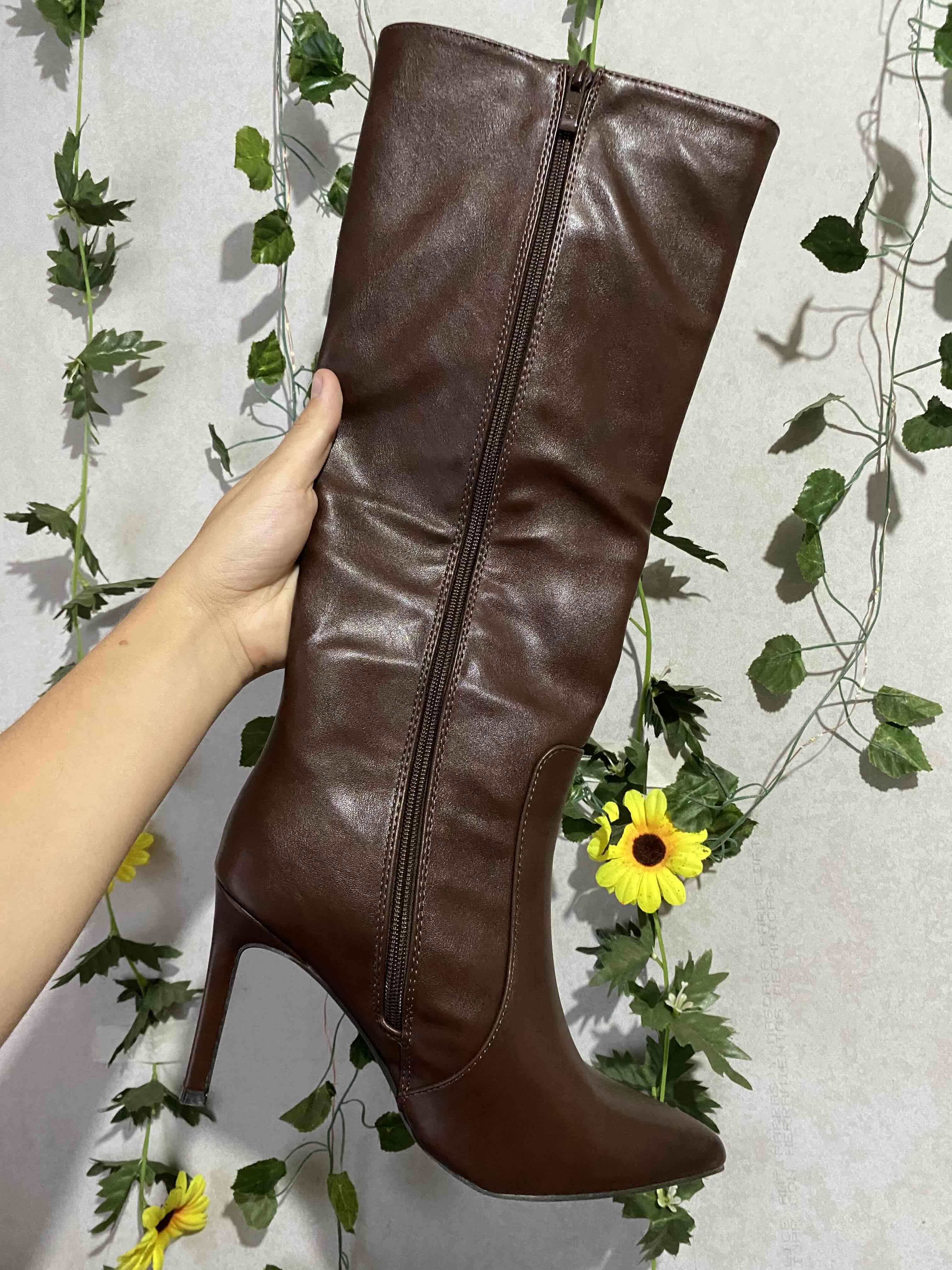 Botas tacón aguja de cuero marrón - miniatura 2