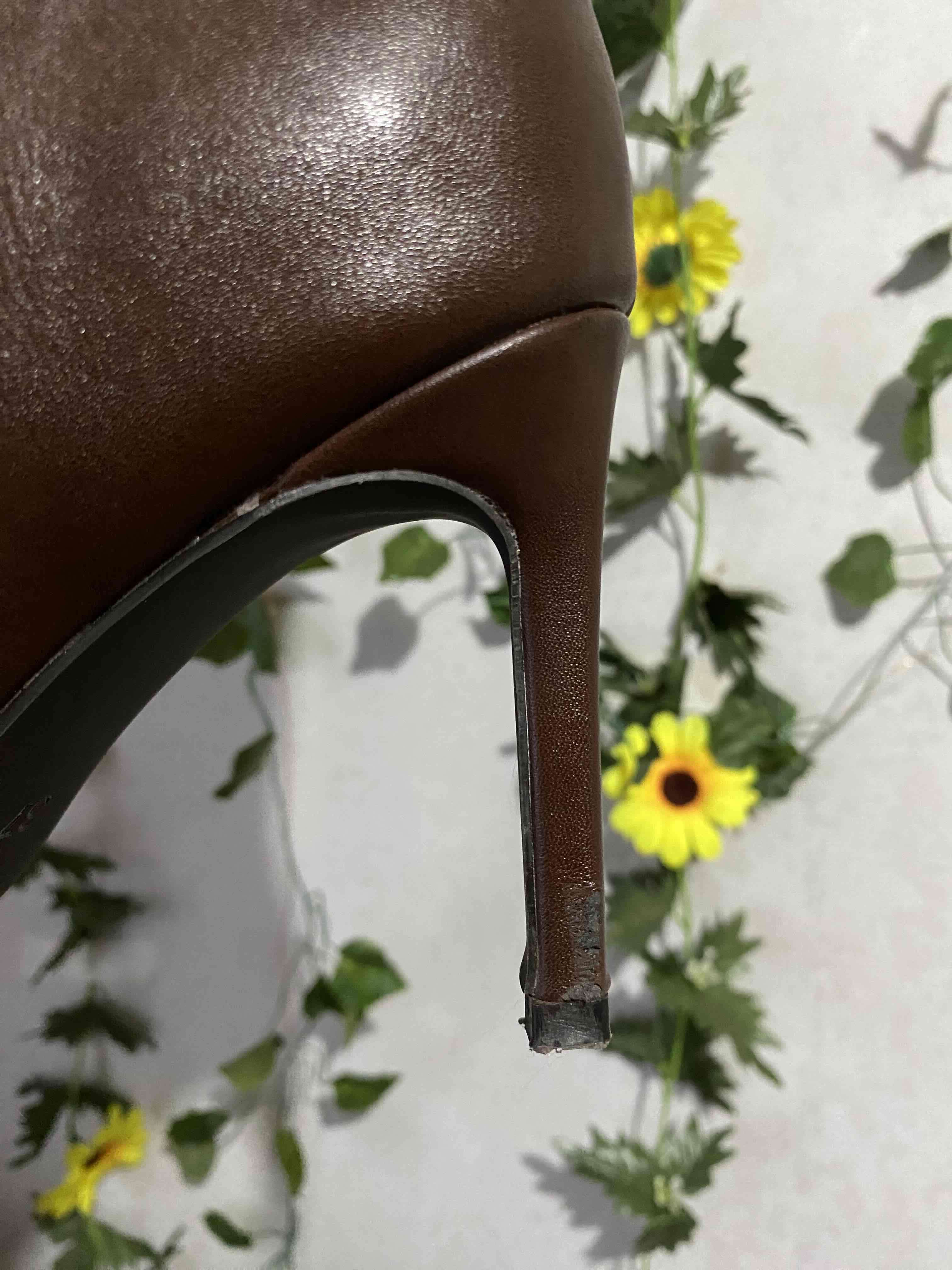 Botas tacón aguja de cuero marrón - miniatura 4