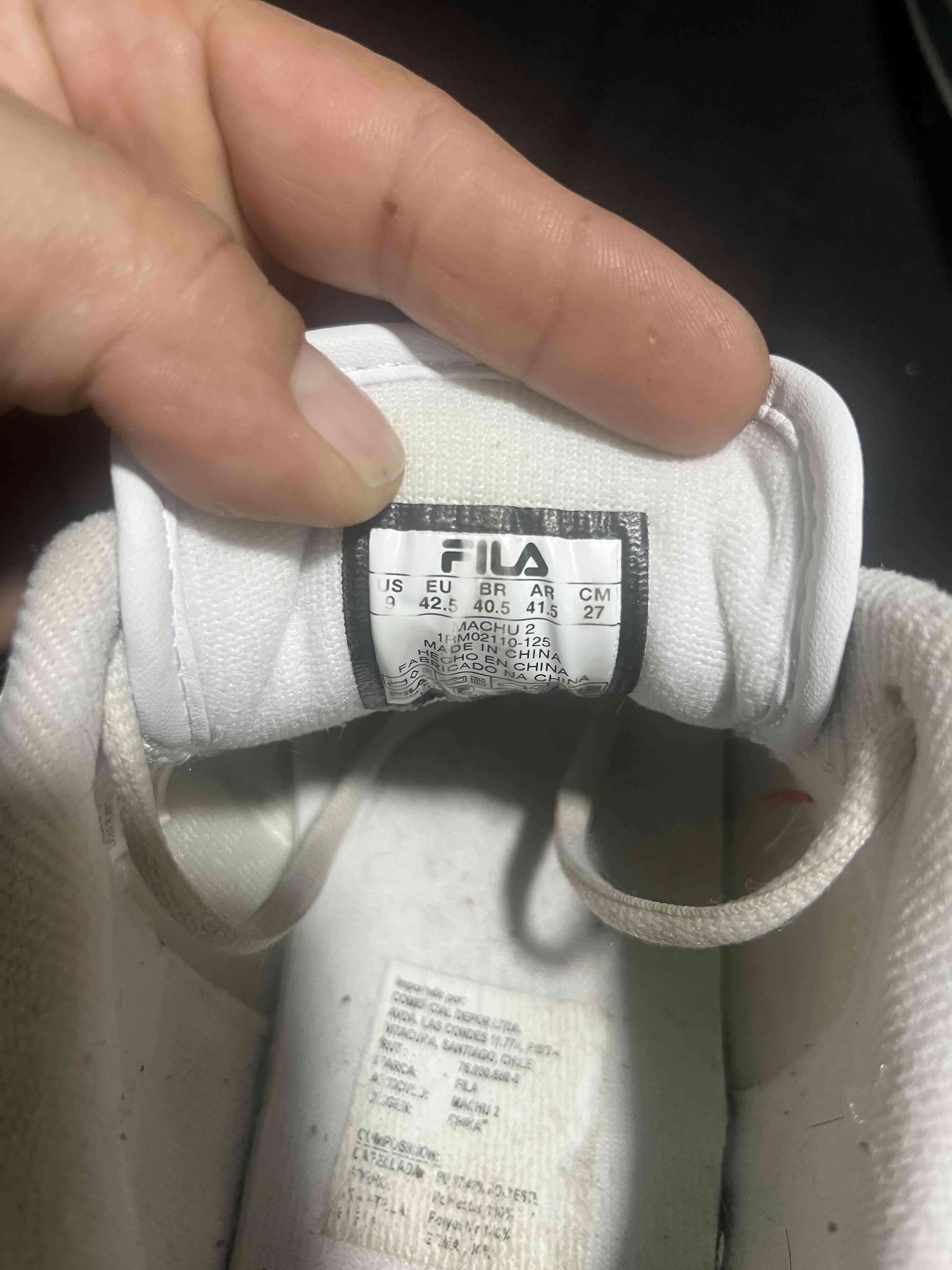 Zapatillas Fila blancas y rojas - miniatura 4