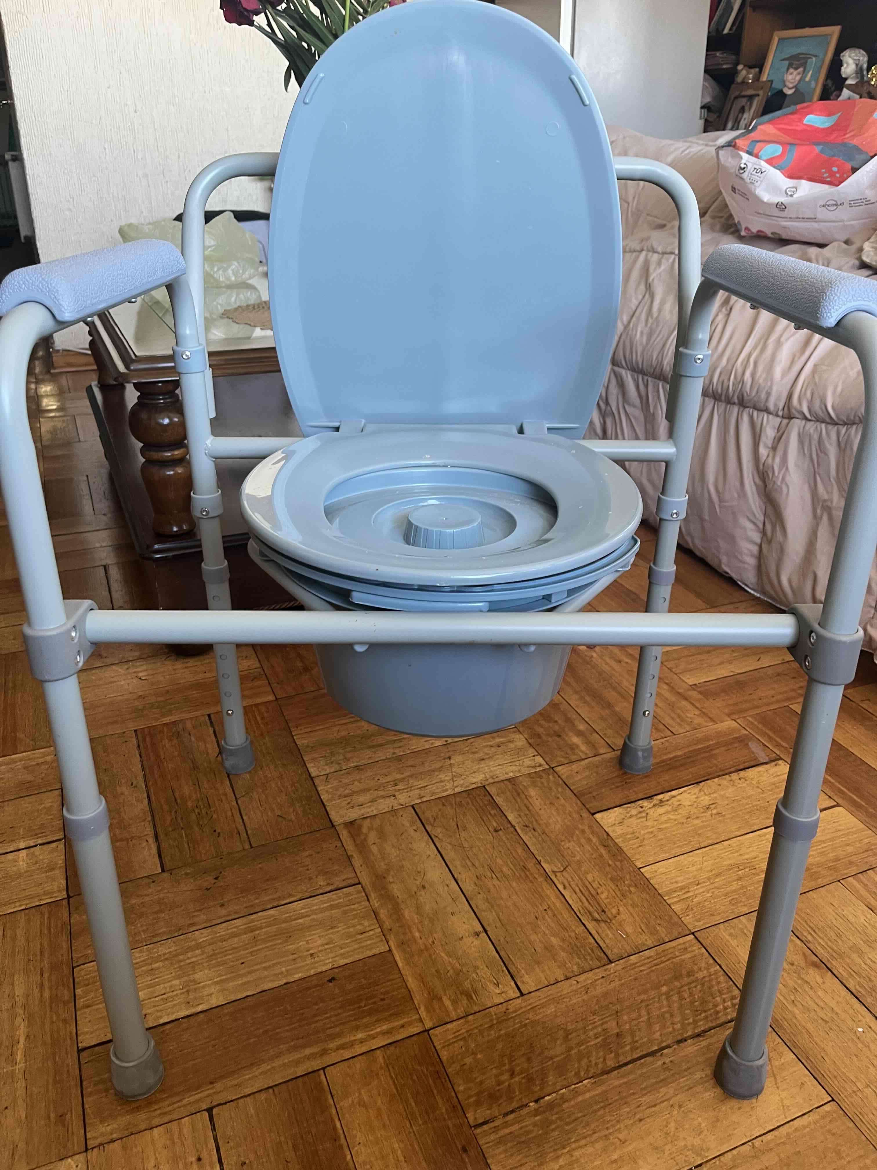 Silla con escusado portátil azul - miniatura 1