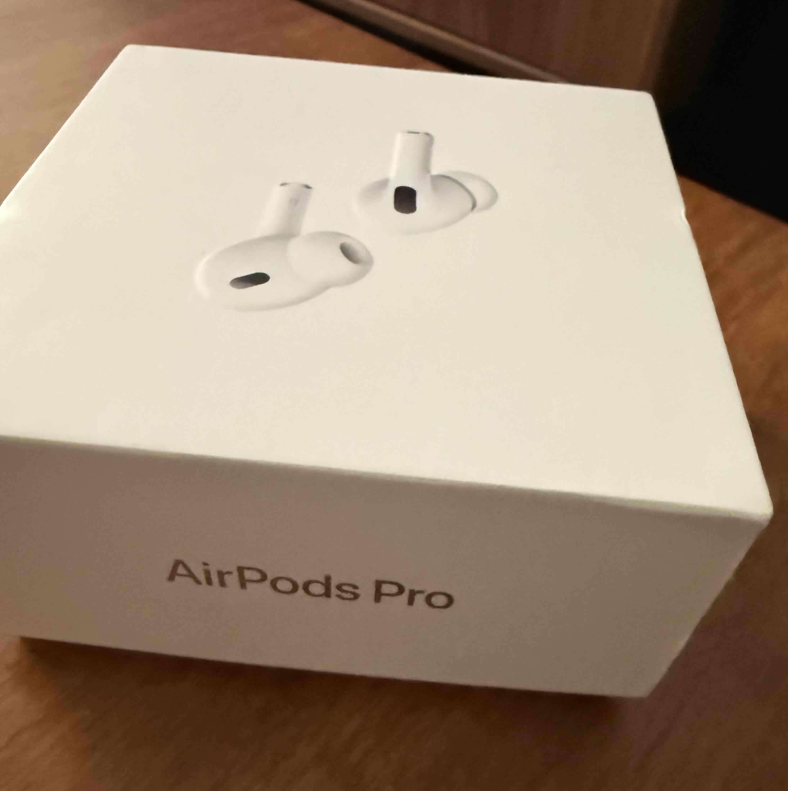 Auriculares inalámbricos blancos - miniatura 2