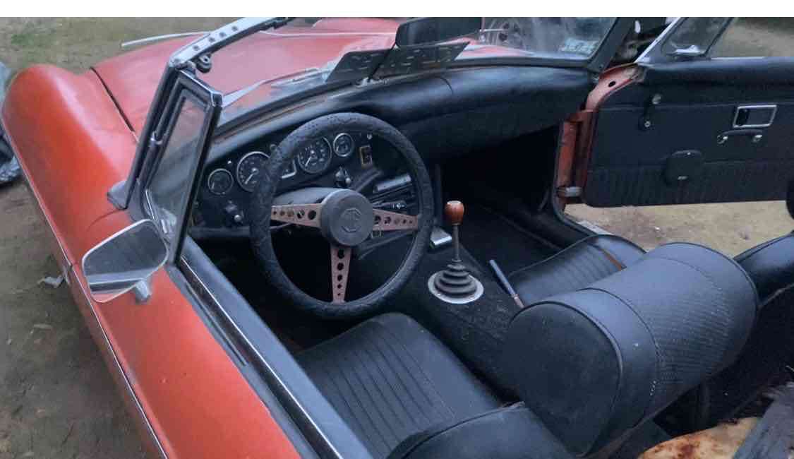 MG B 1971 auto clásico funcionando - 3
