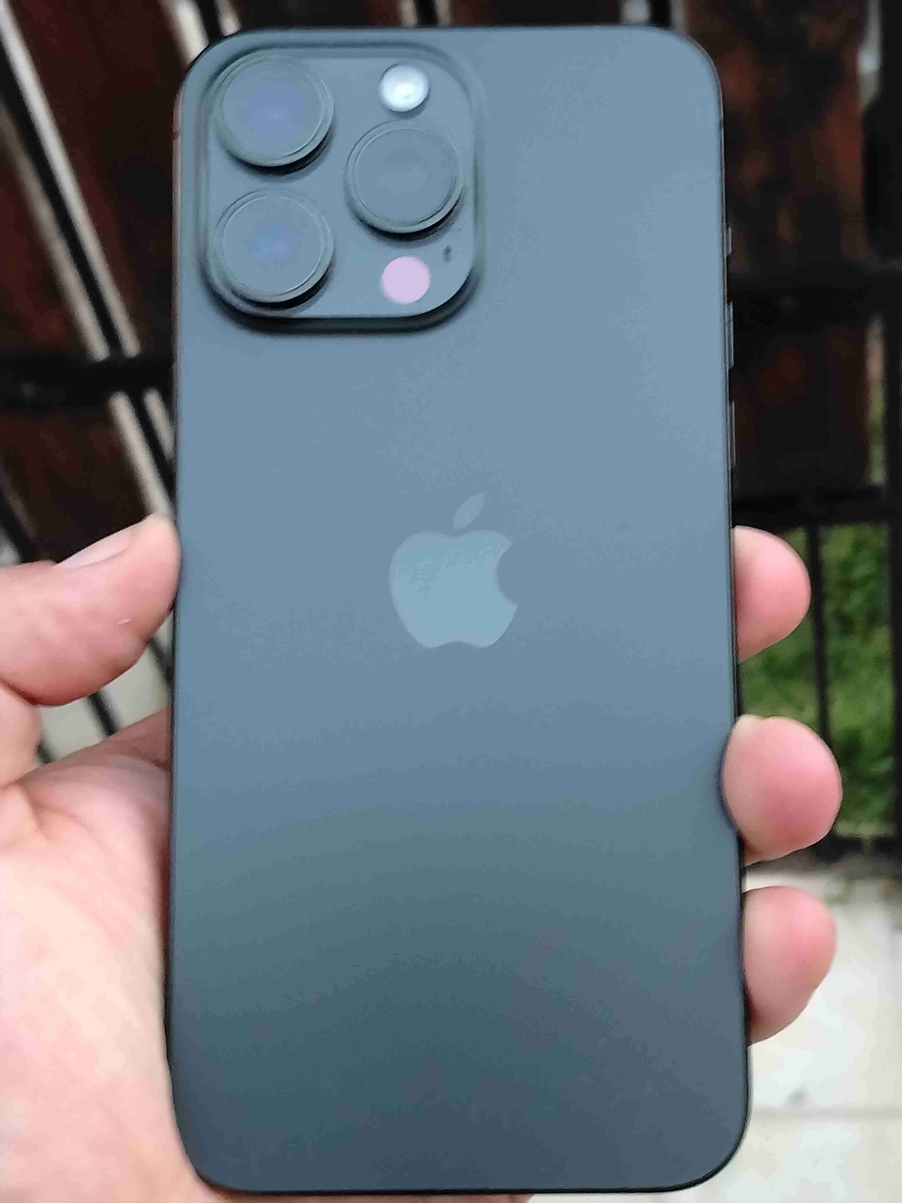 iPhone 15 Pro Max 256 GB - 1