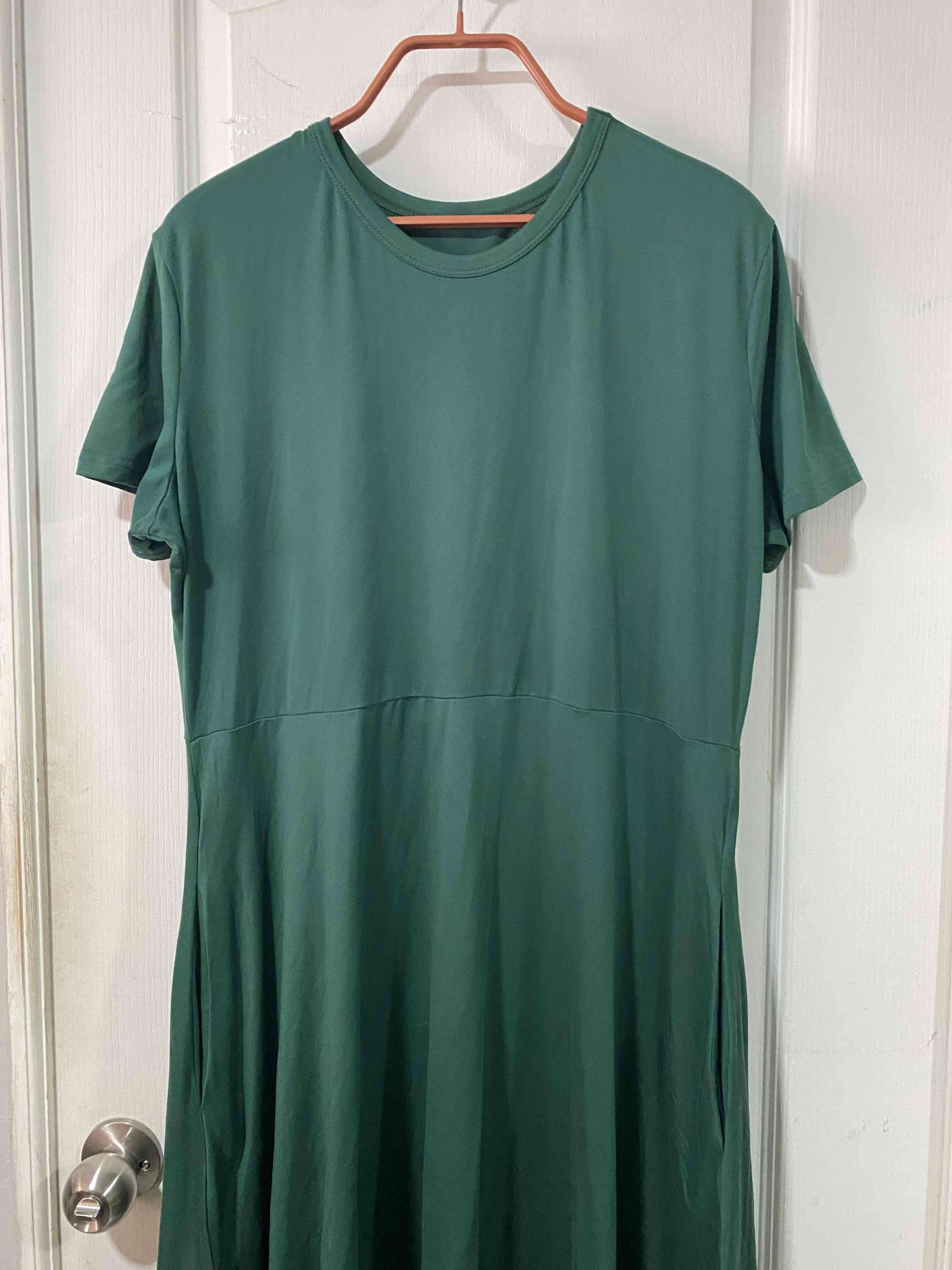 Vestidos varios a la rodilla - miniatura 2